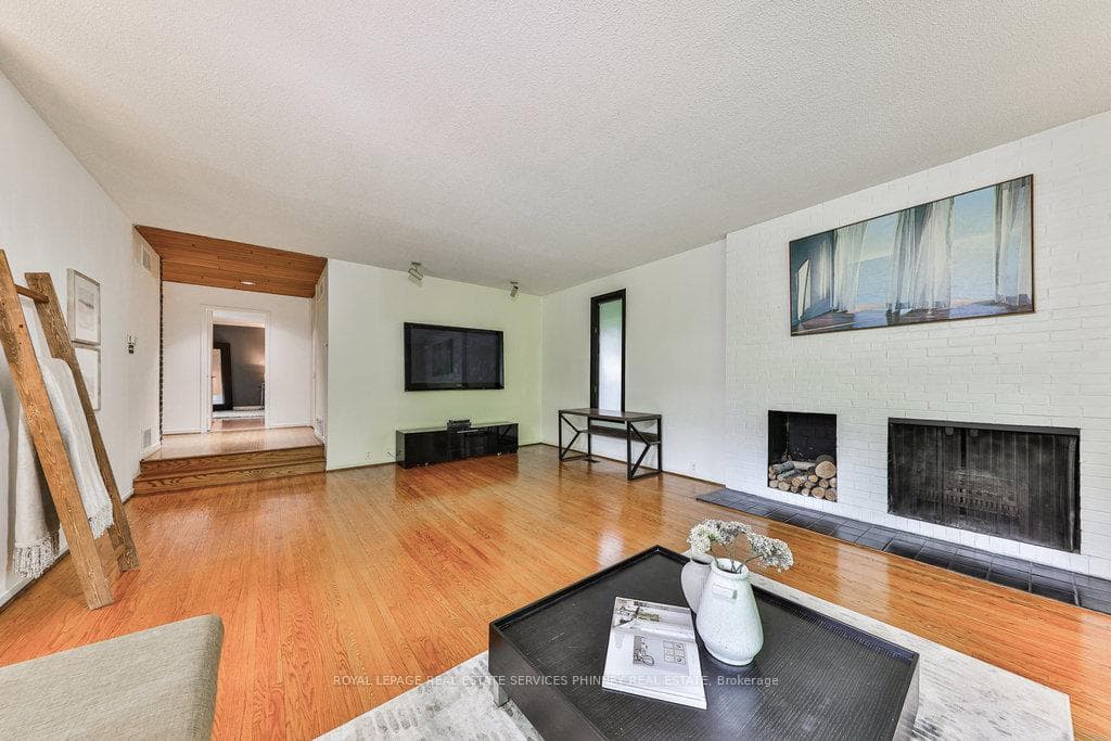 2225 Shardawn Mews photo 7