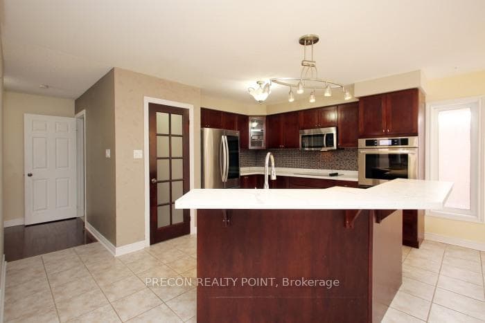 28 Carlinds Drive Unit Upper photo 5