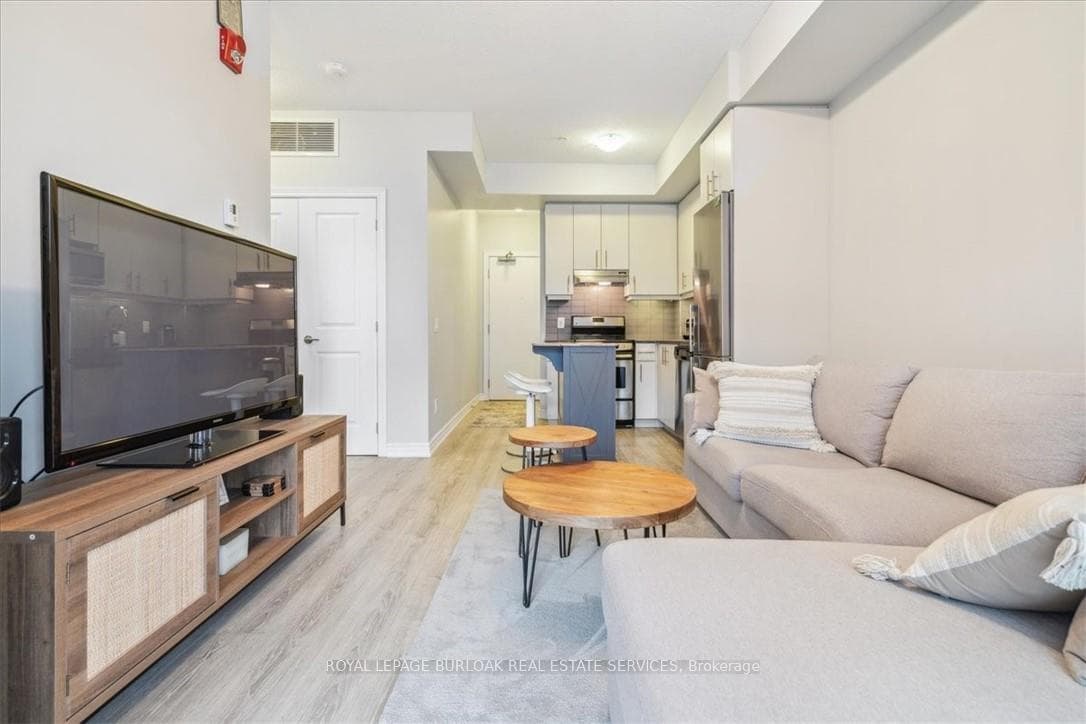 10 Esplanade Lane Unit 215 photo 19