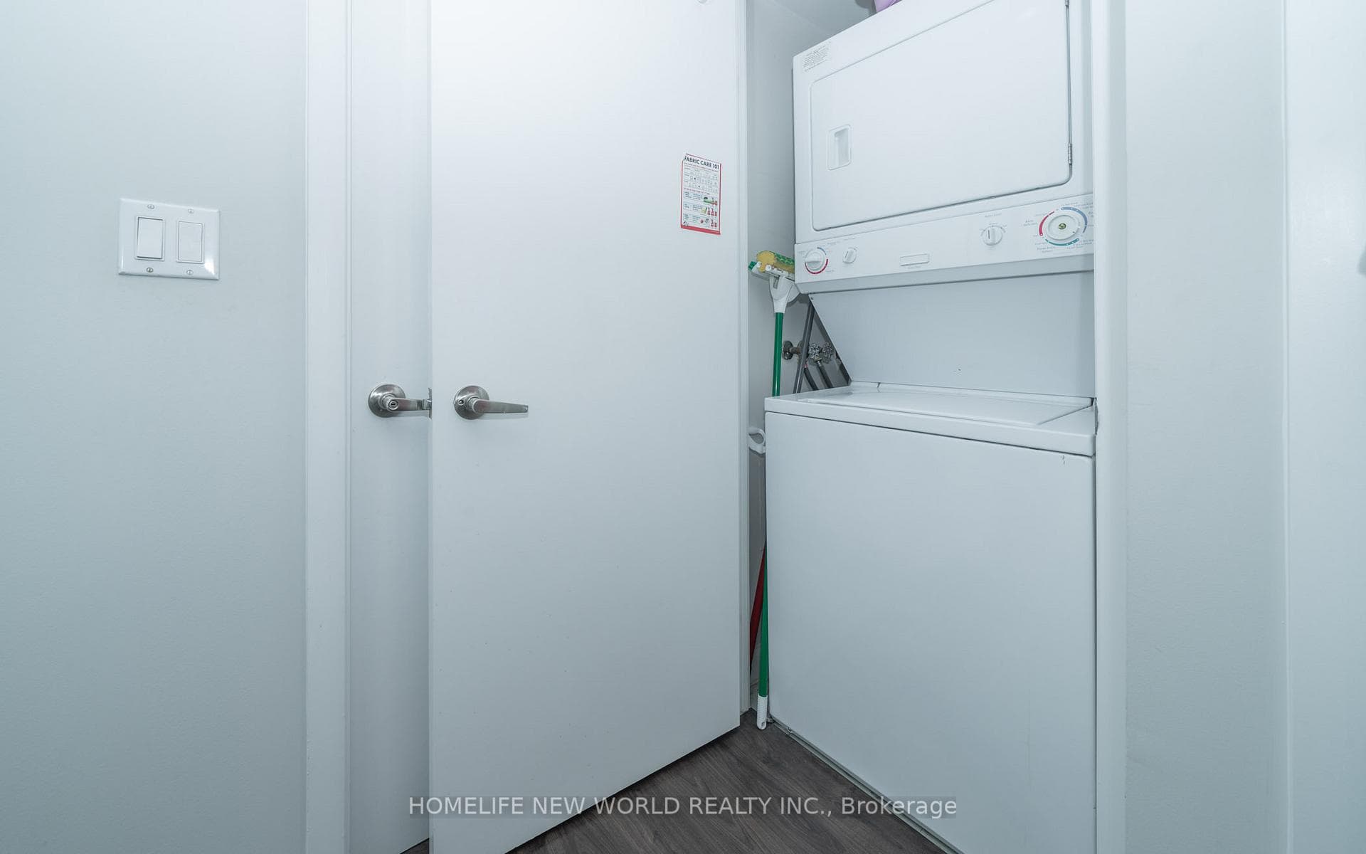 210 Victoria Street Unit 2613 photo 23