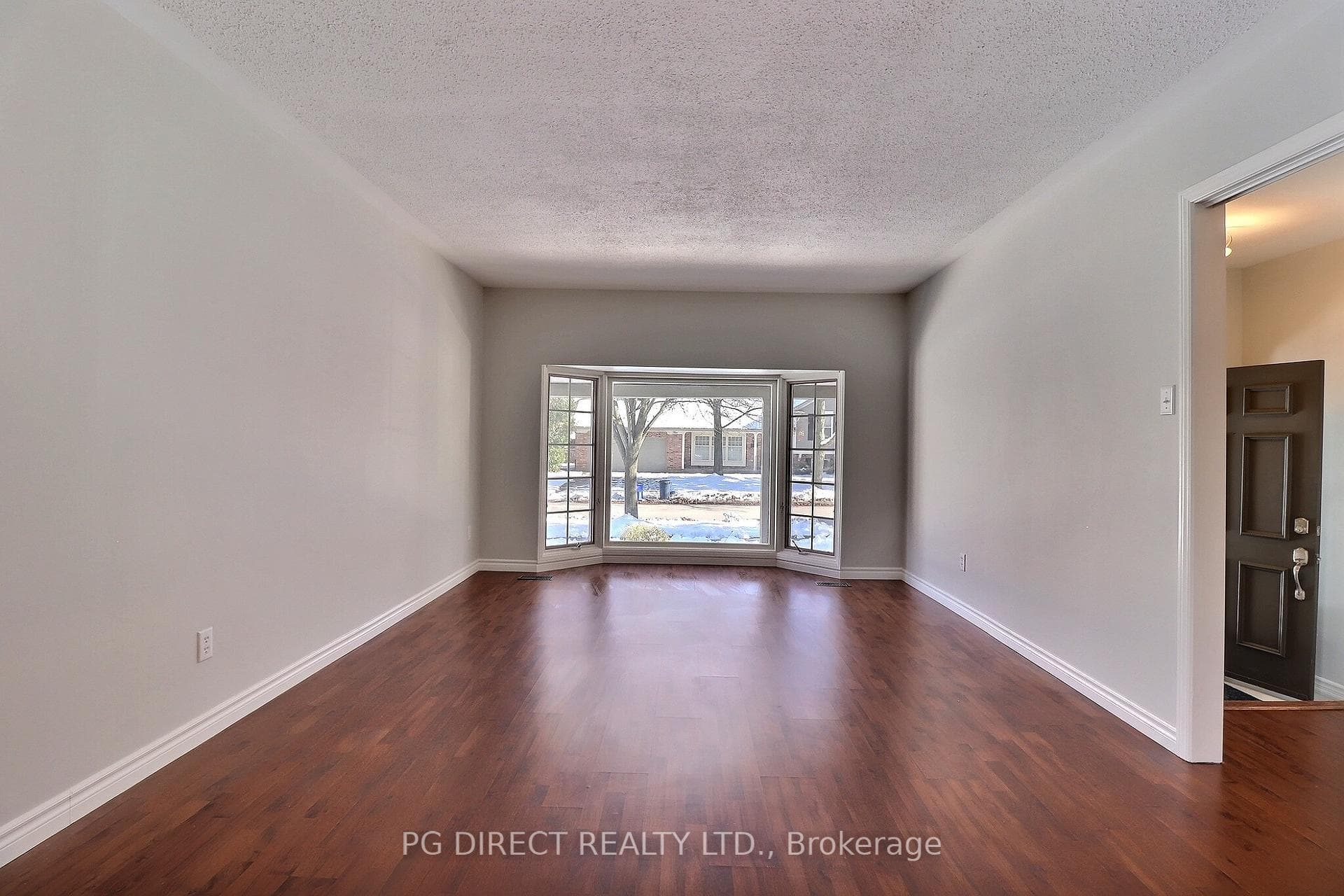 10 Spencer Crescent photo 2