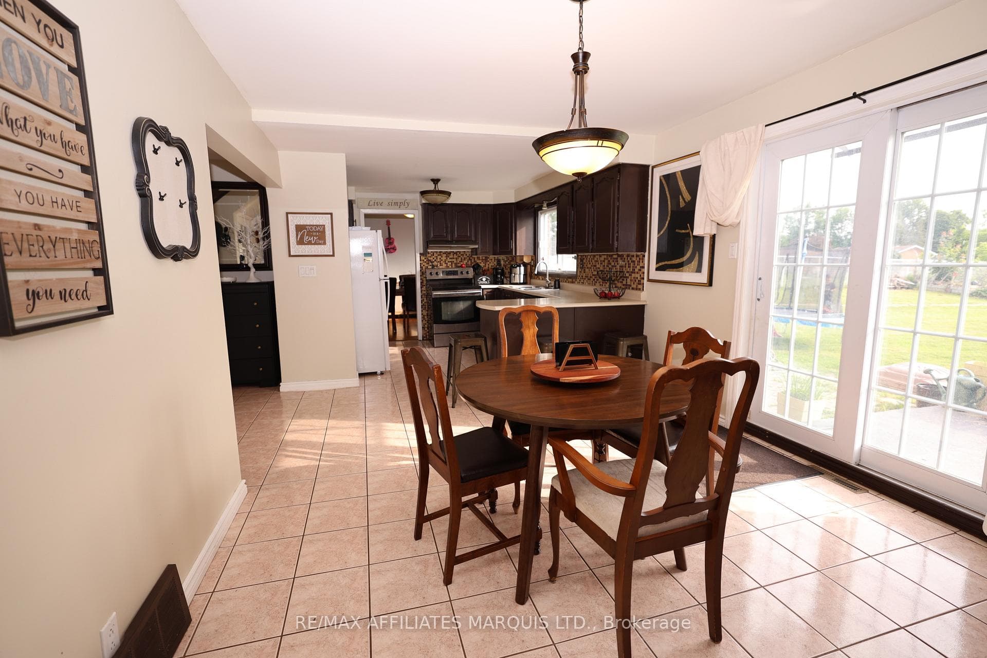 3453 Bruce Street photo 17
