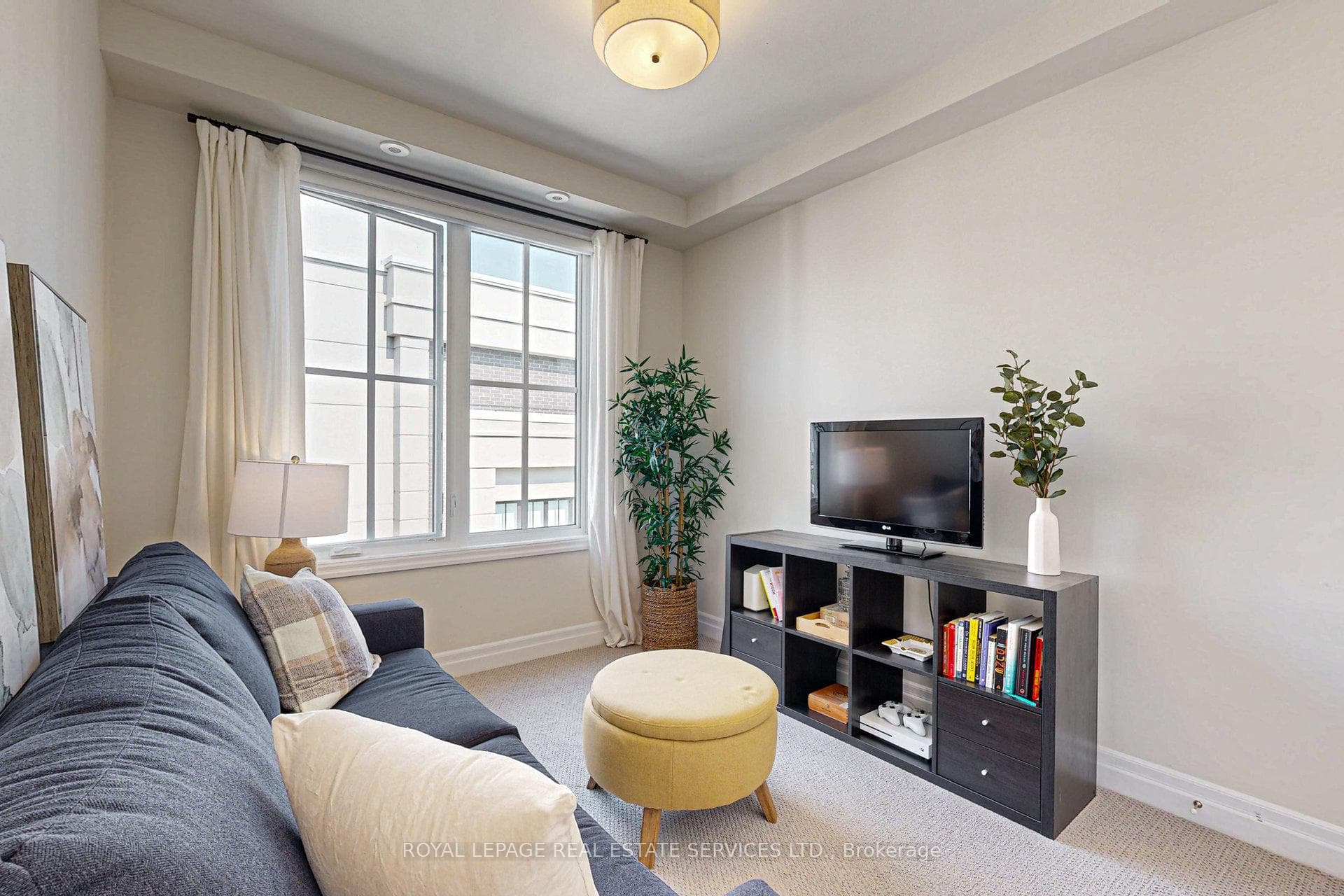1195 Gooseberry Lane Unit 301 photo 31