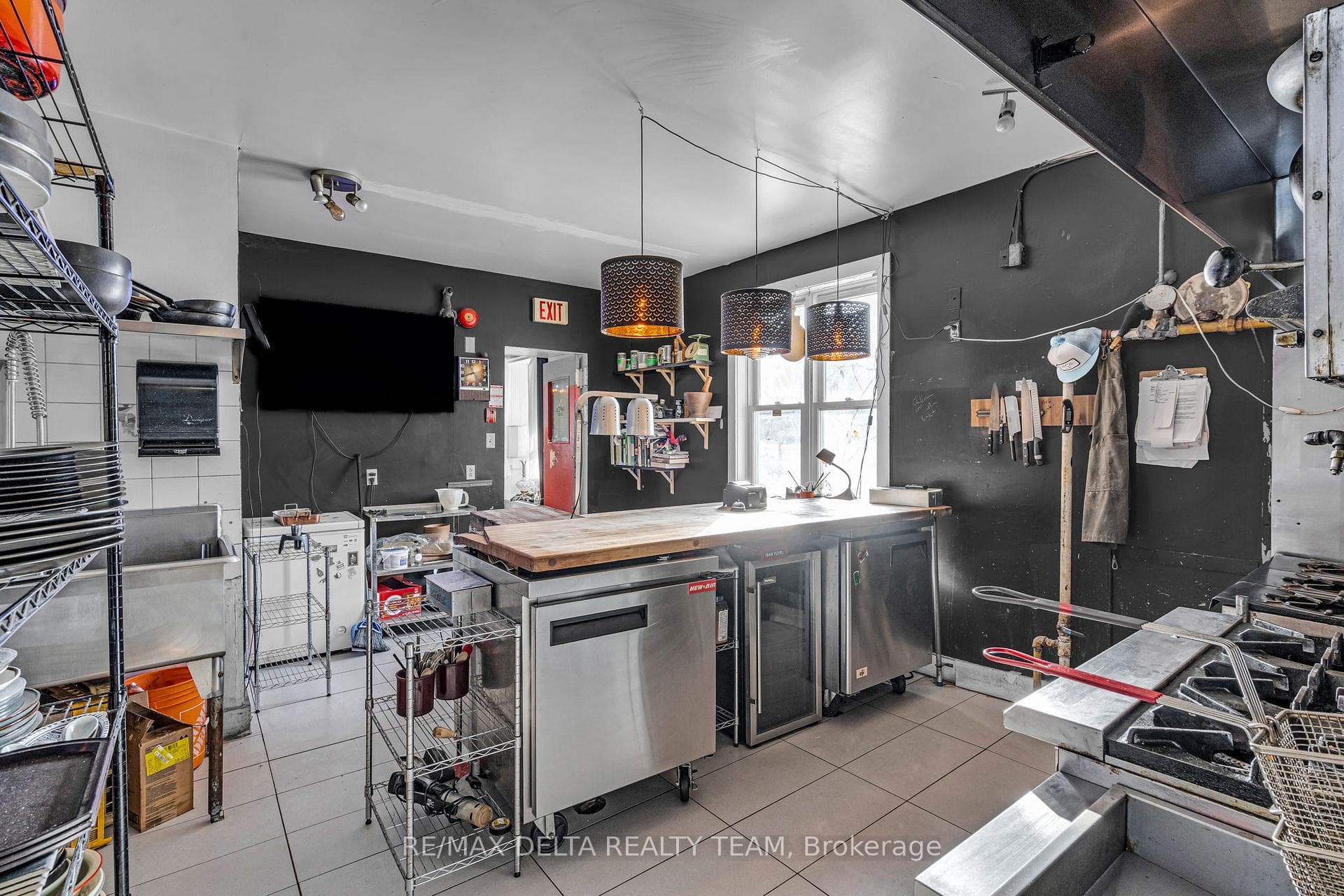 2607 OLD MONTREAL Road photo 37