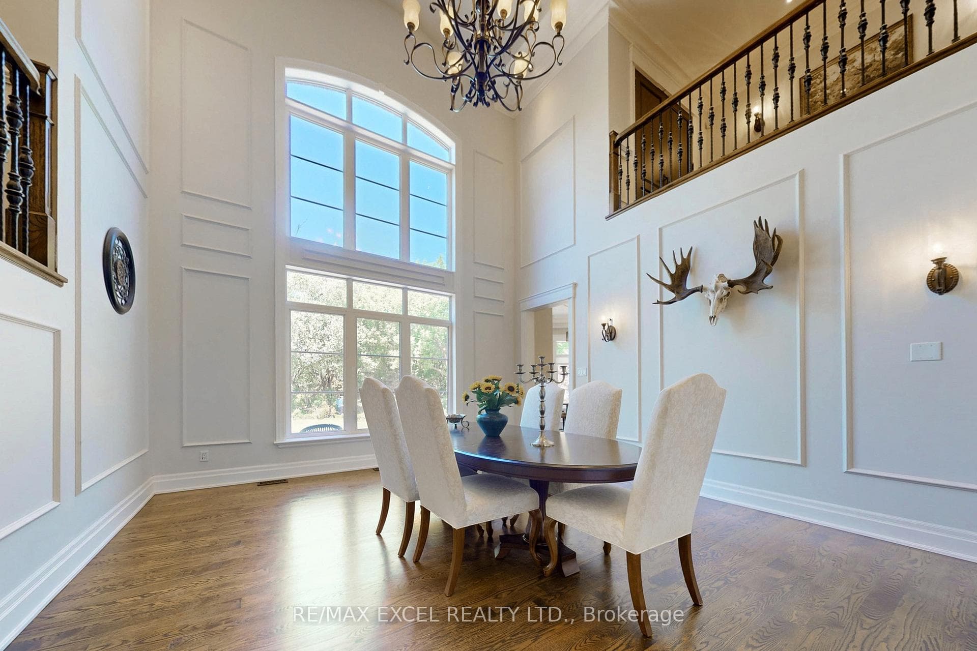 2 Beau Court photo 4