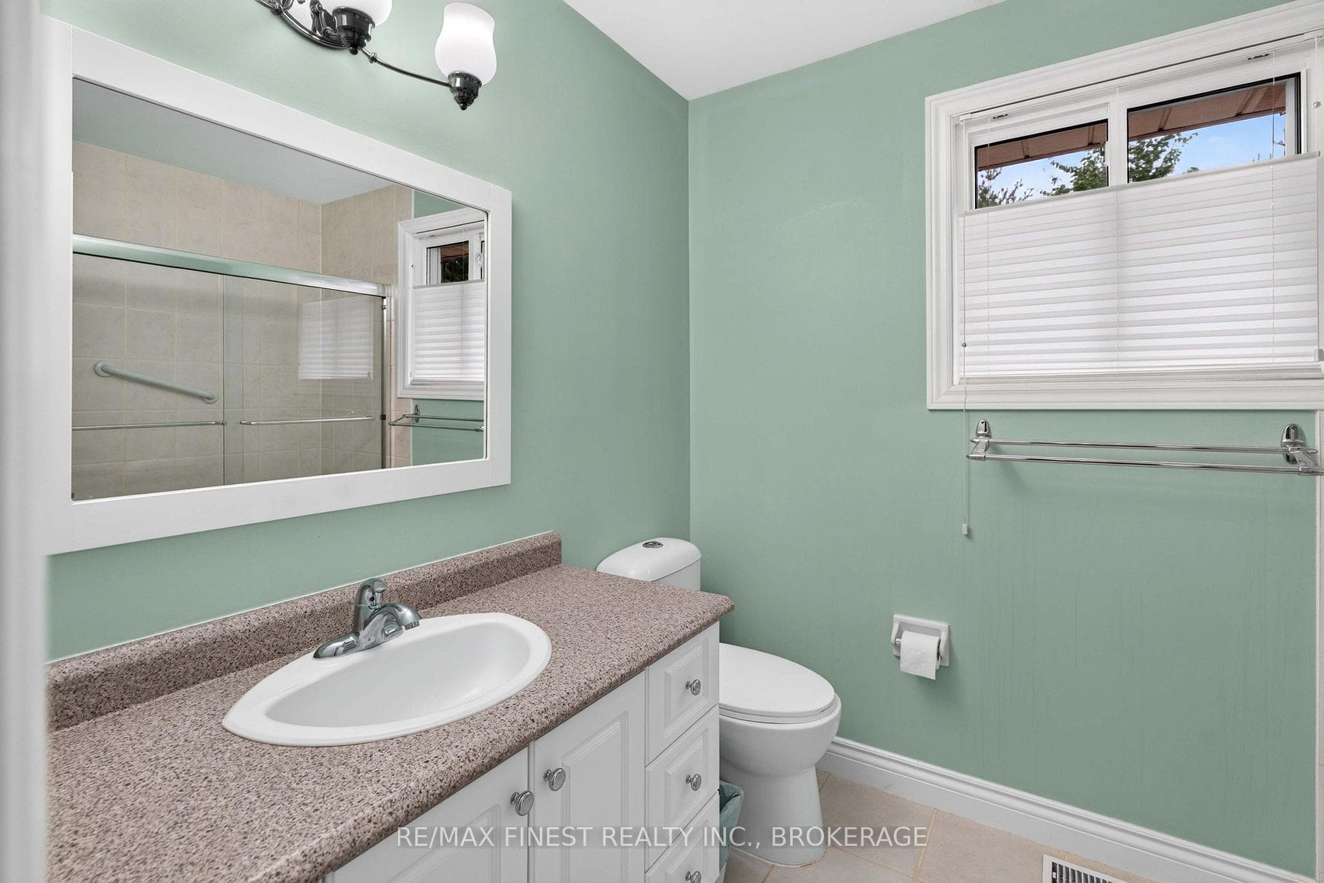 886 Bridle Path Crescent photo 34