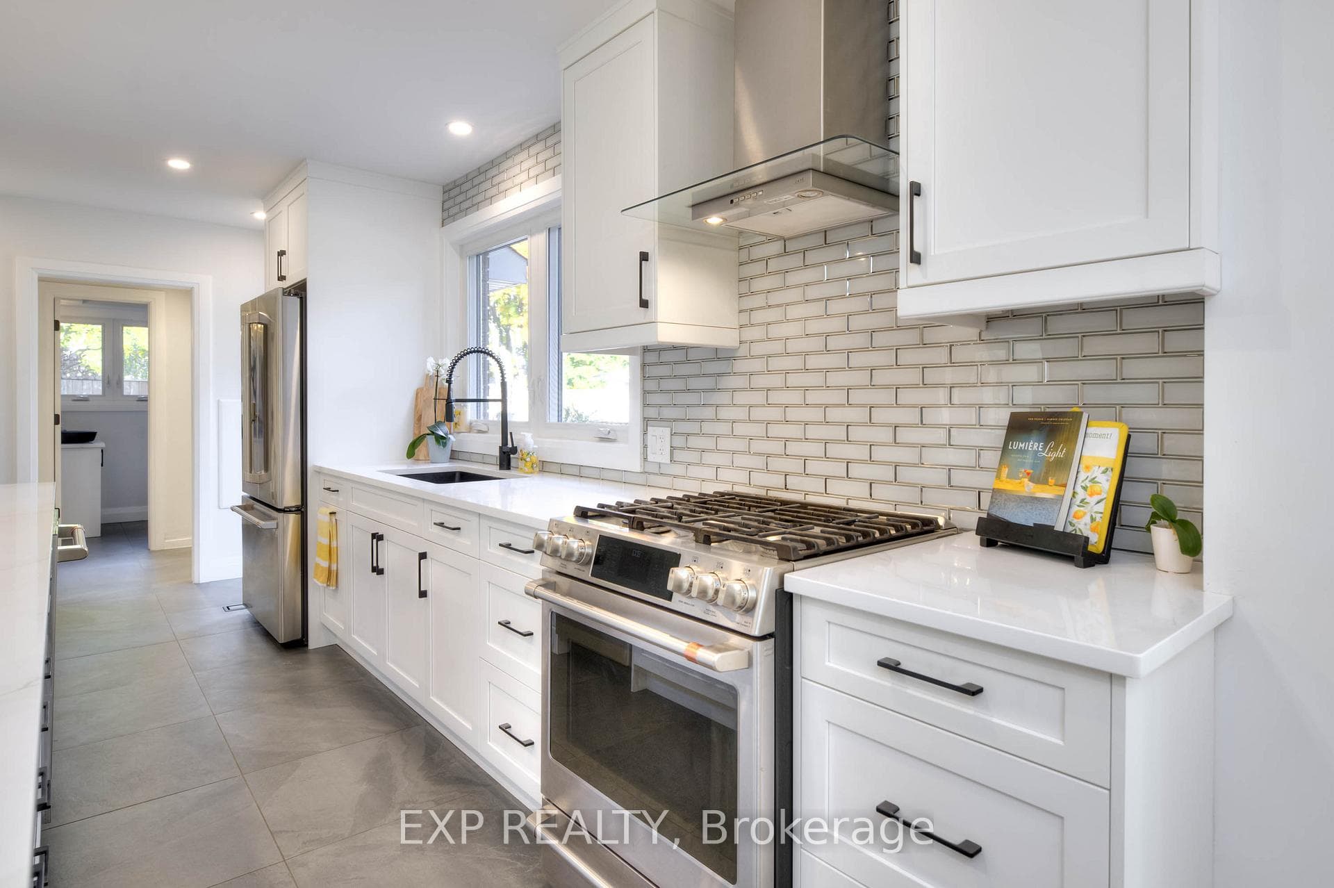 119 Charlotte Place photo 12