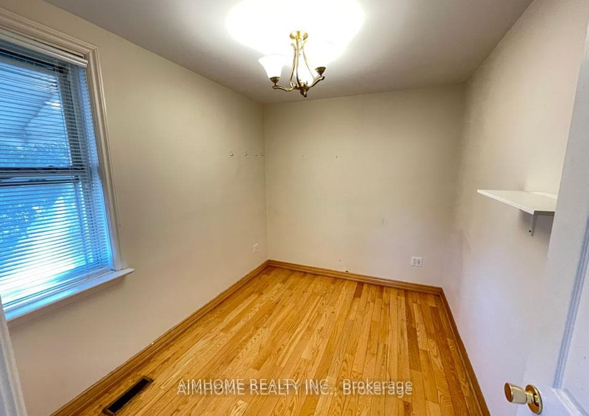 36 Alexis Boulevard photo 5