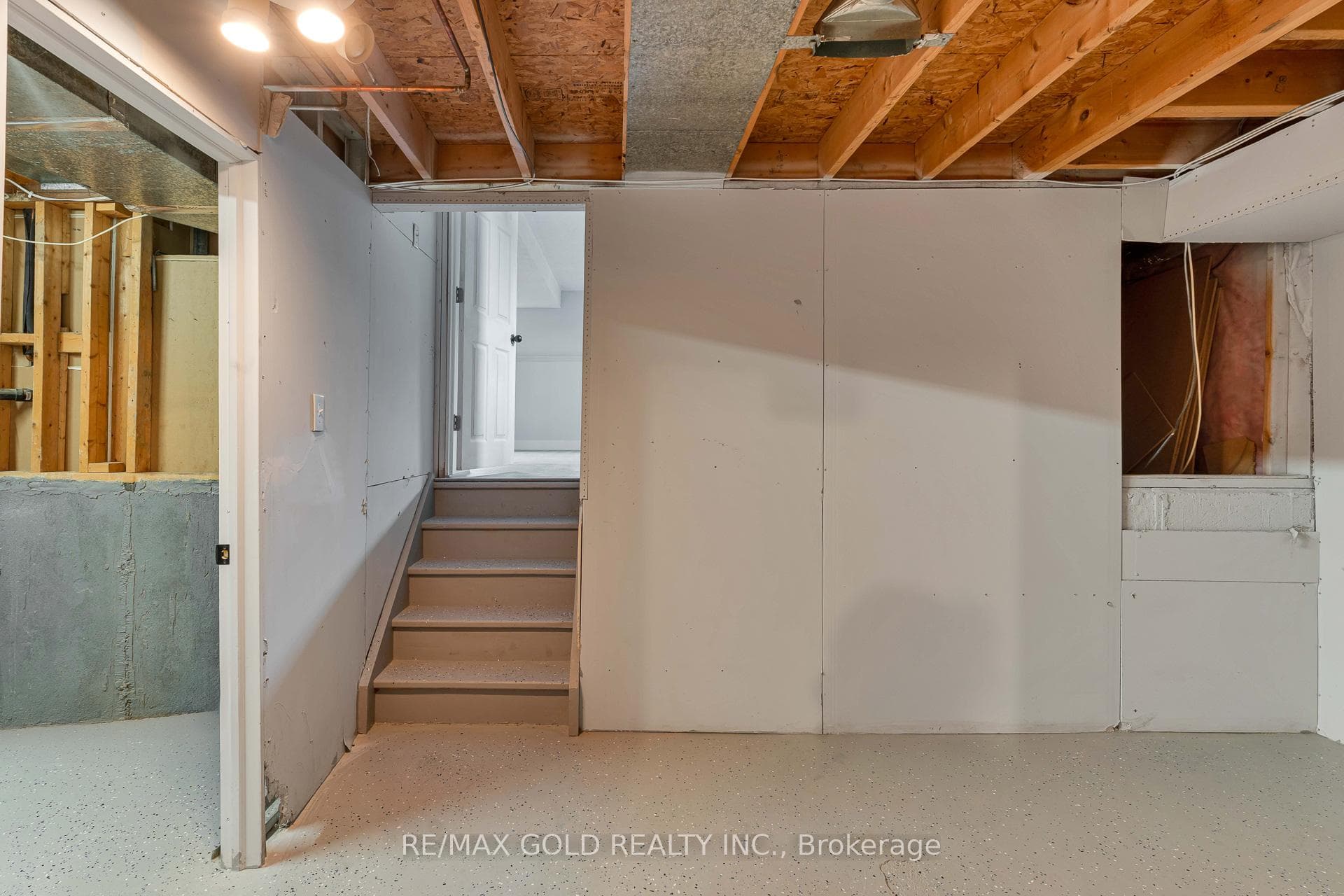 83 Speight Crescent photo 21