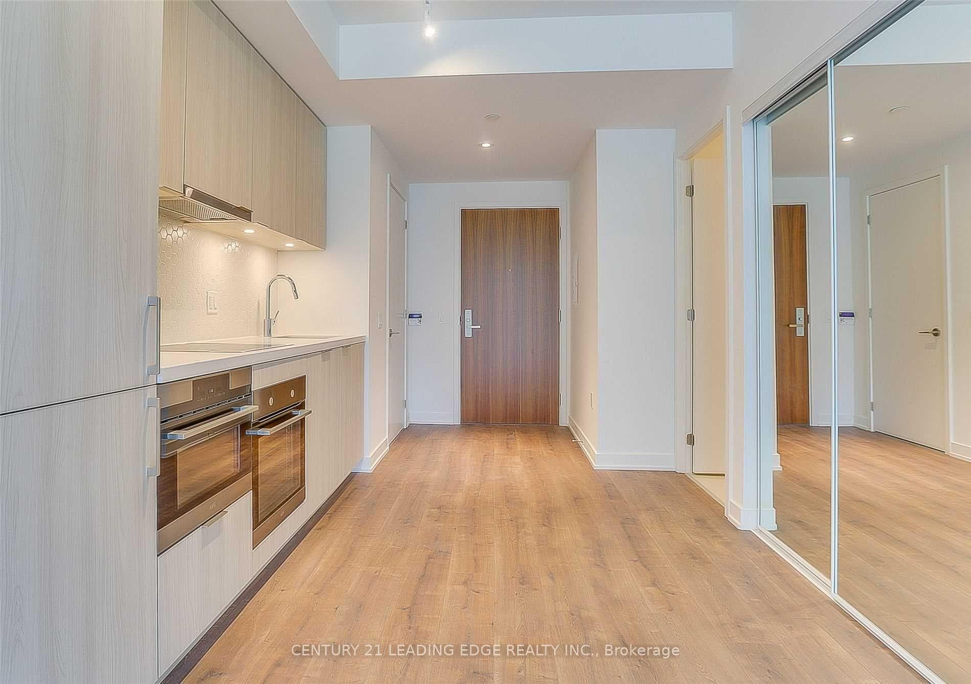 15 Queens Quay Unit 301 photo 9