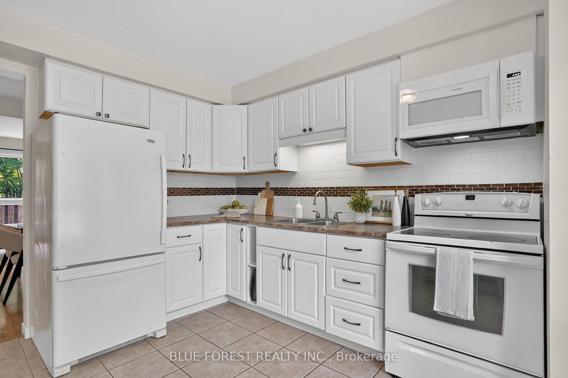 409 Thompson Road Unit 2 photo 6
