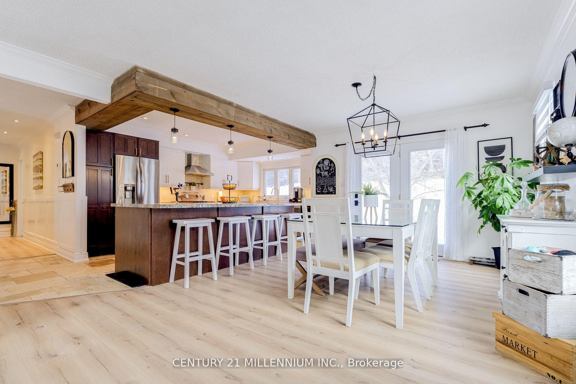 82 Holmes Drive photo 8