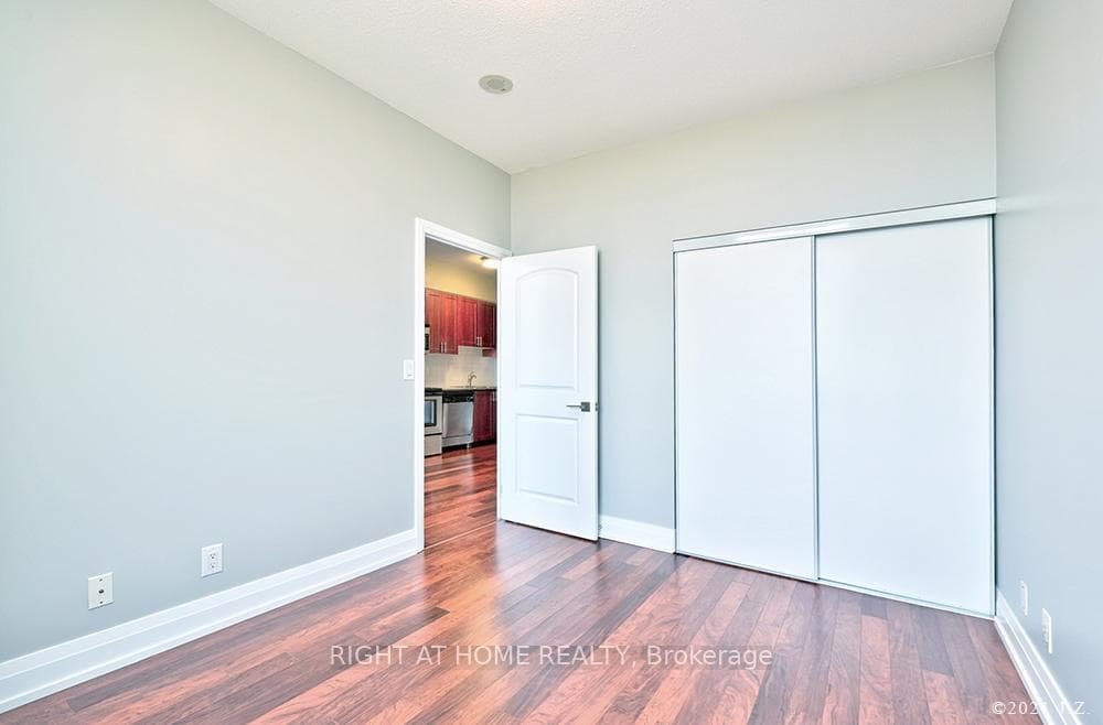 1 De Boers Drive Unit Ph06 photo 18