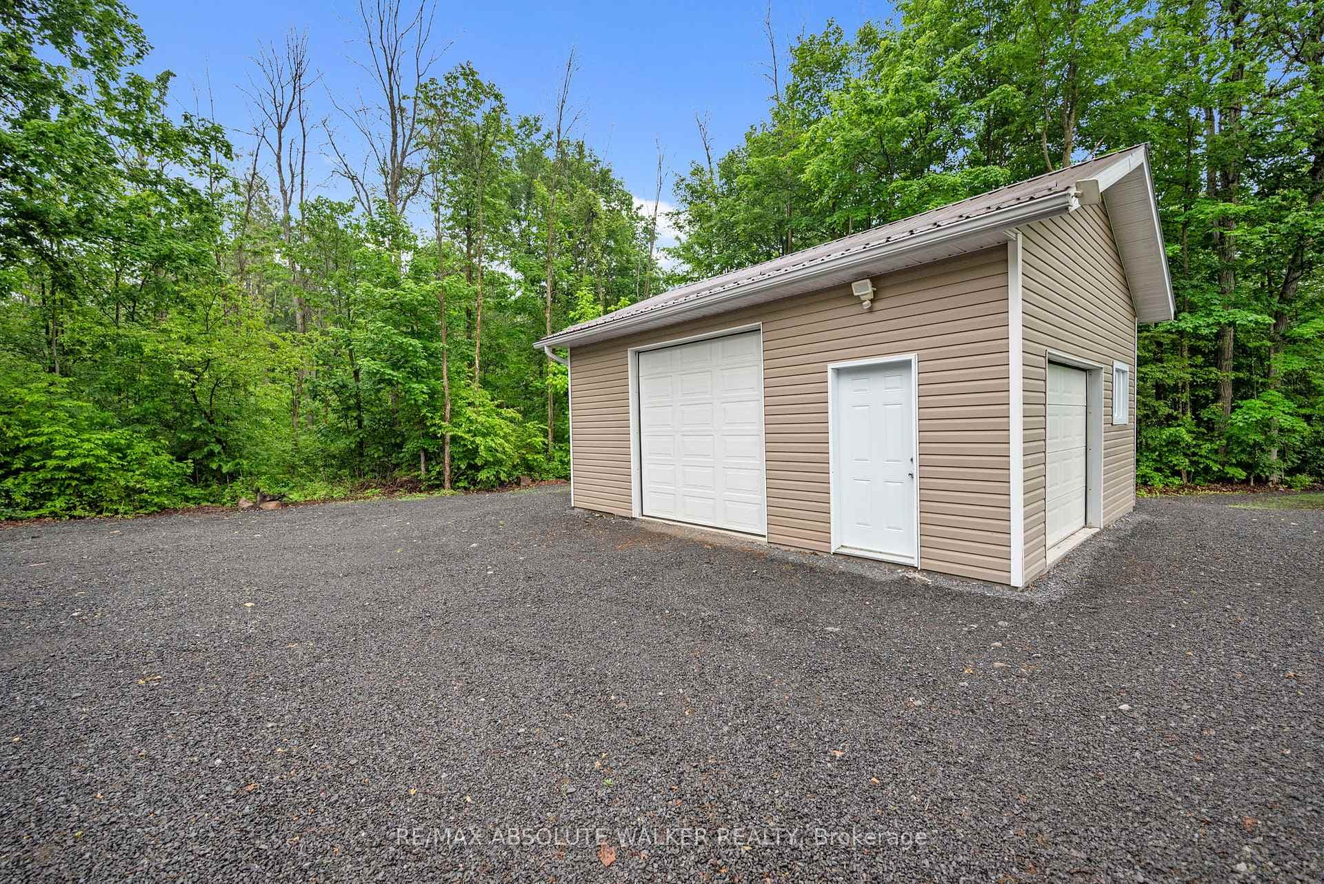 18668 Kenyon Concession 2 Road photo 43