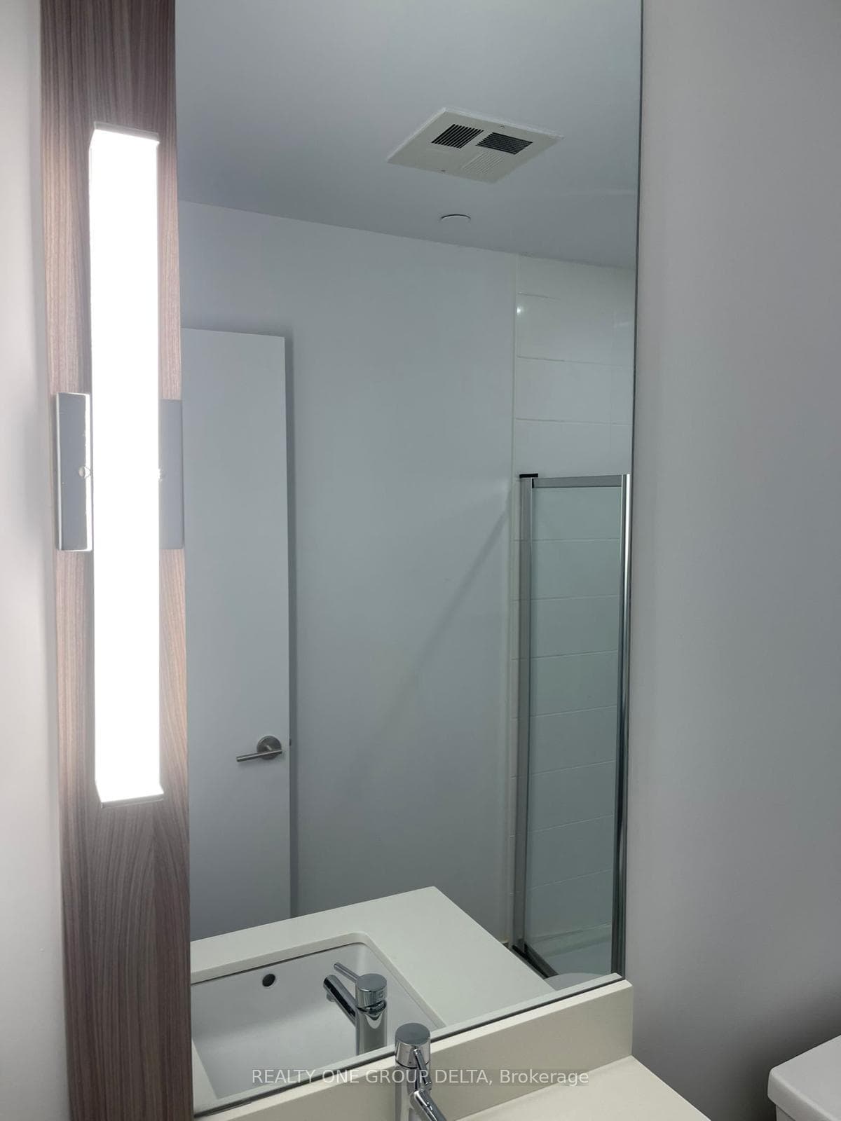 225 Veterans Drive Unit 409 photo 18