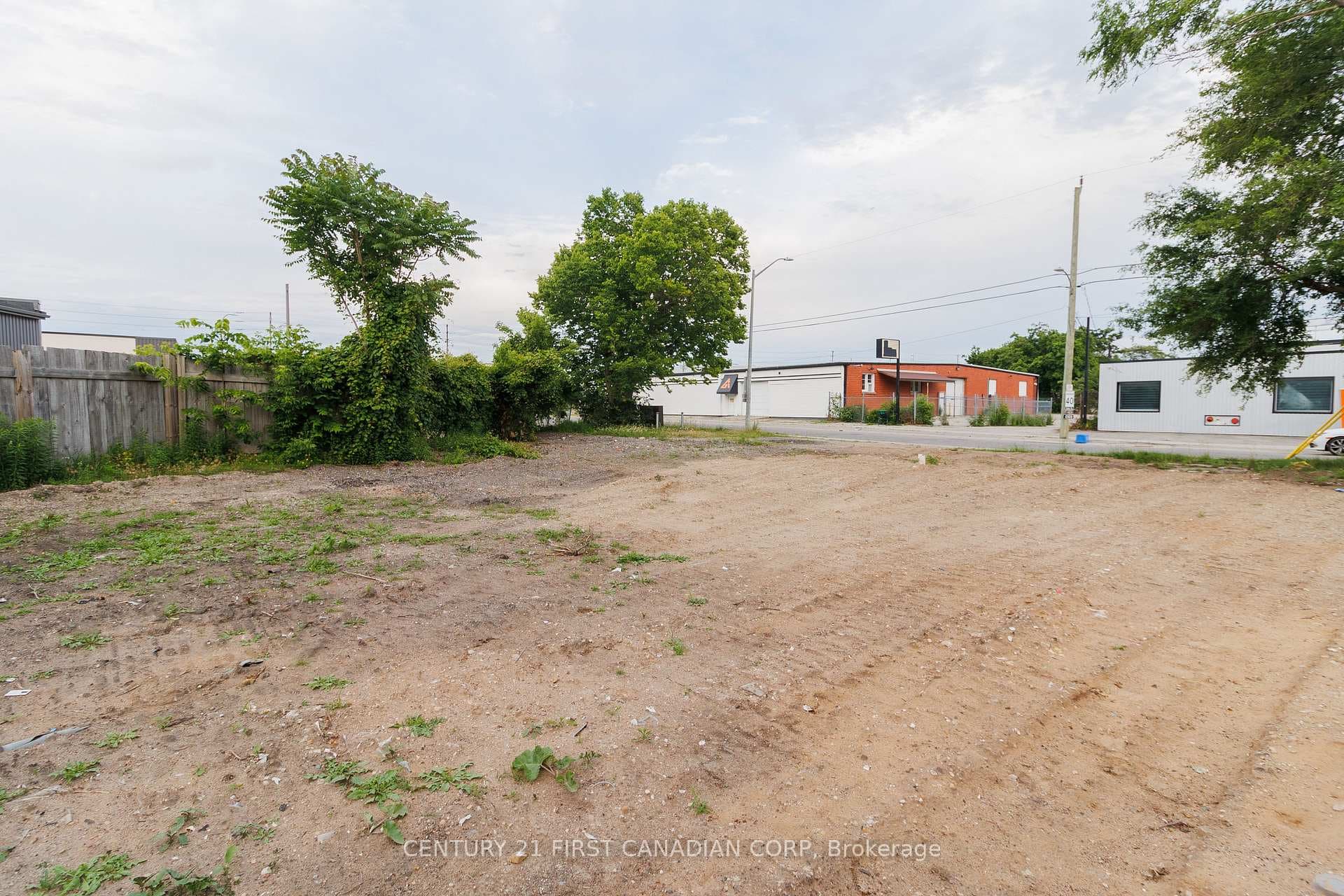 576 Horton Street photo 7