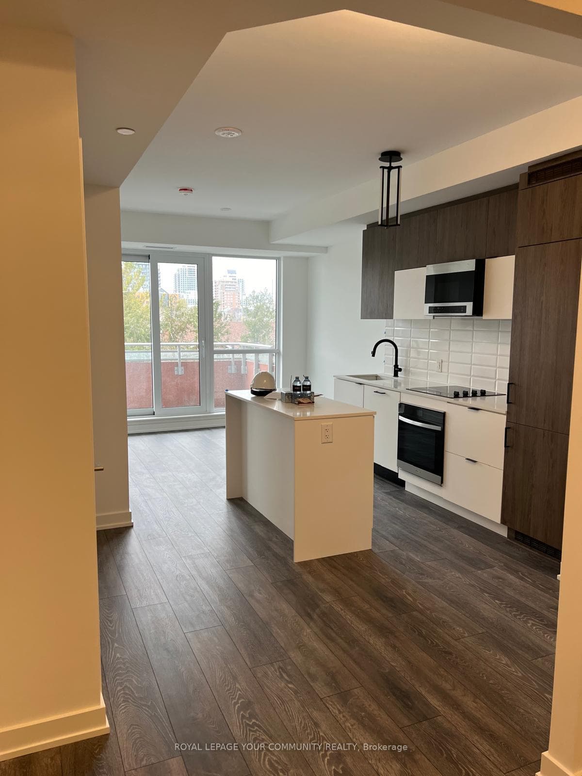 8888 Yonge Street Unit 216 photo 4