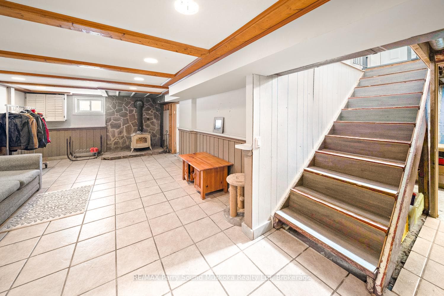78 Hammel Avenue photo 32