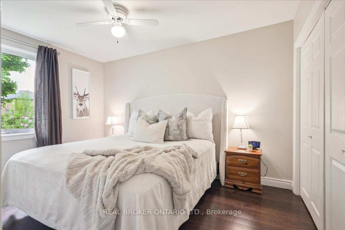 12 Parkview Heights photo 17