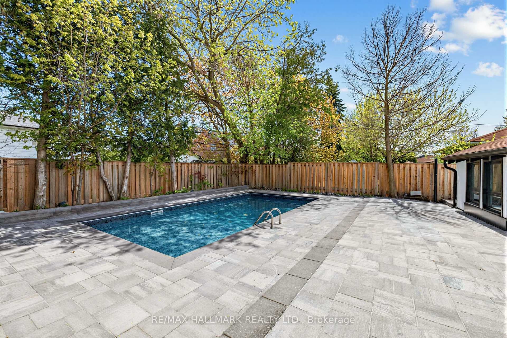 225 Lucas Street photo 22