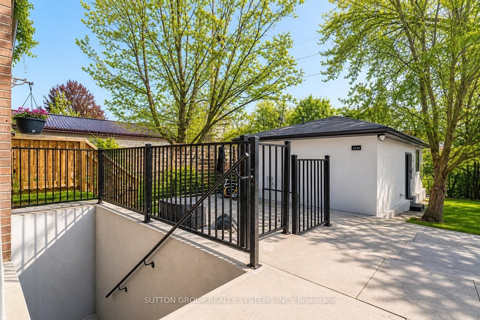 2280 Wiseman Court photo 18