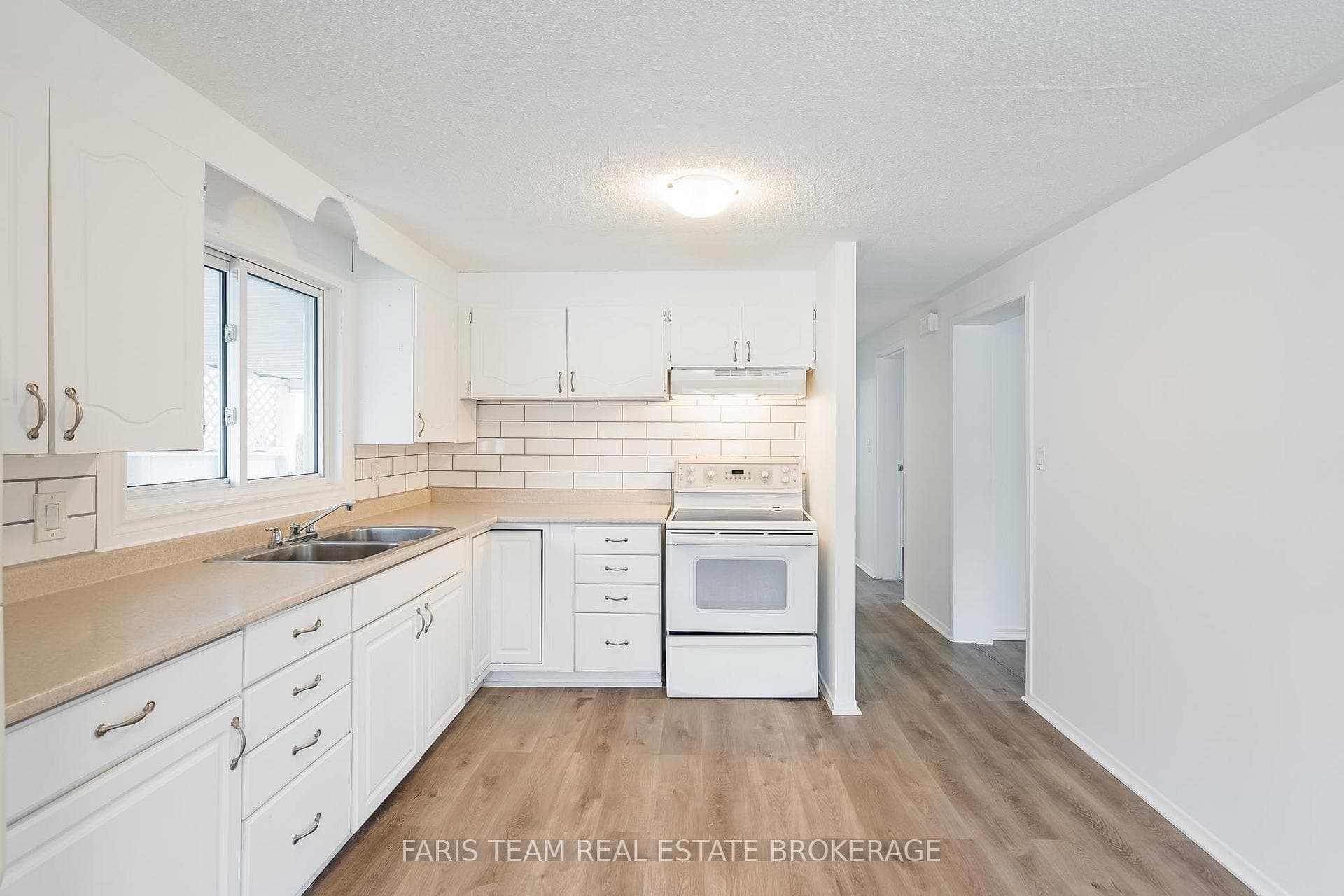 472 William Street photo 5