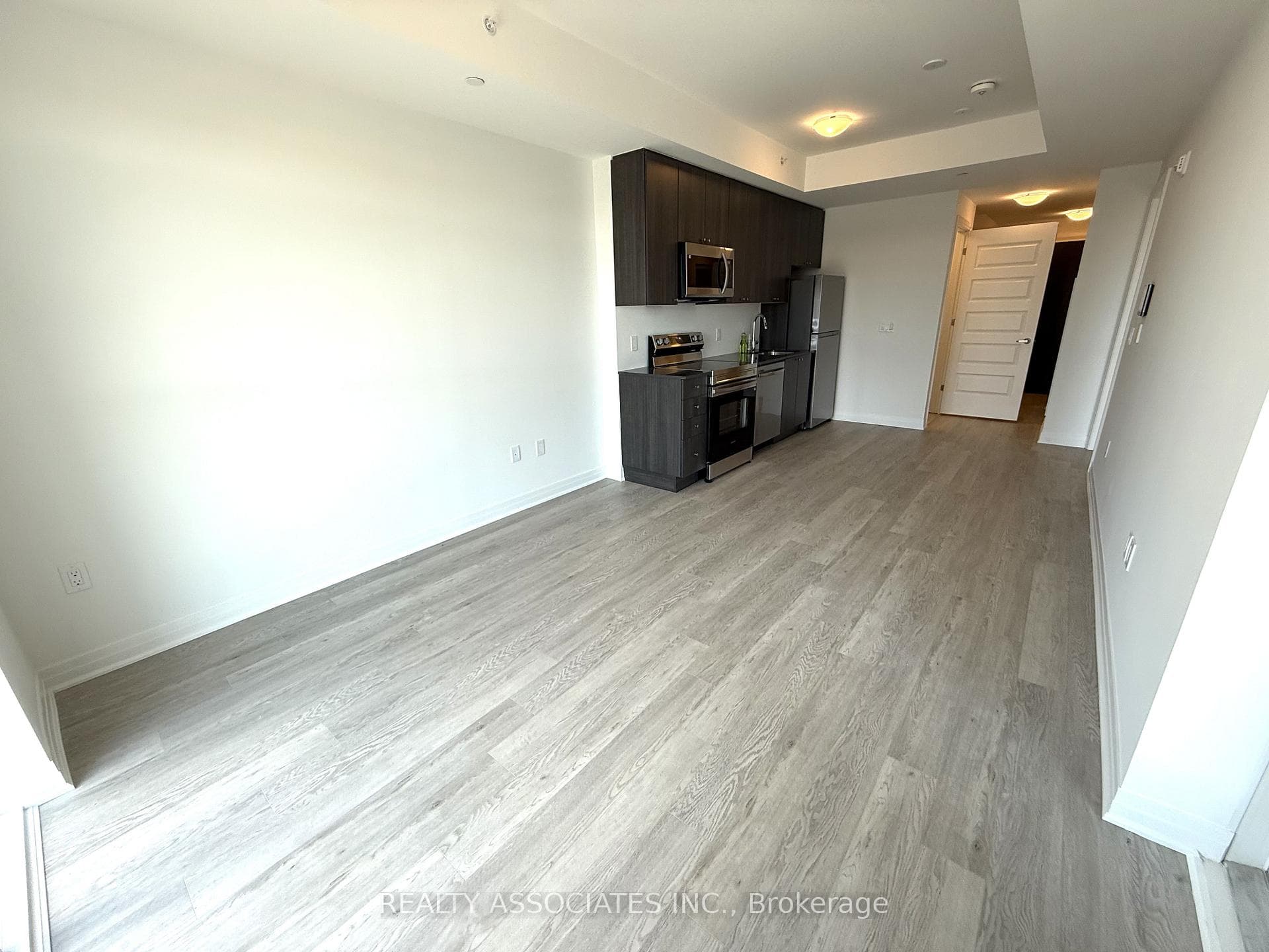 490 Gordon Krantz Avenue Unit 304 photo 4