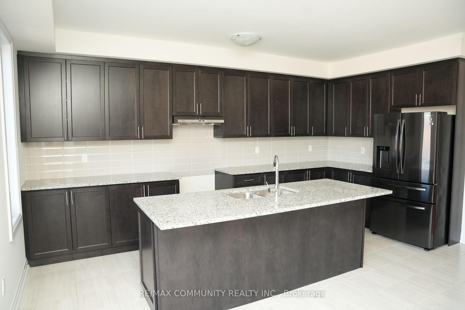 111 Hoad Street photo 2