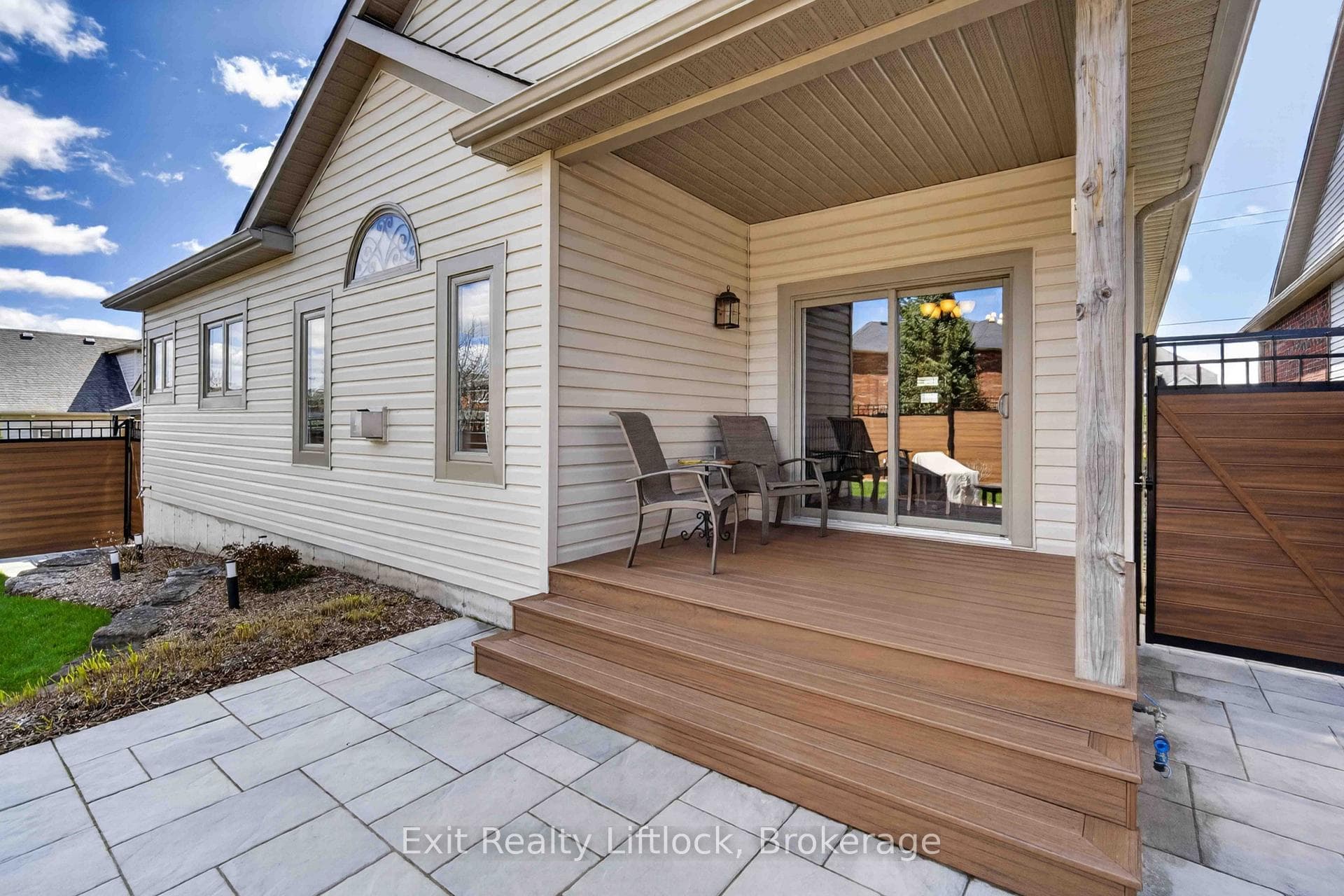640 Heritage Trail photo 39