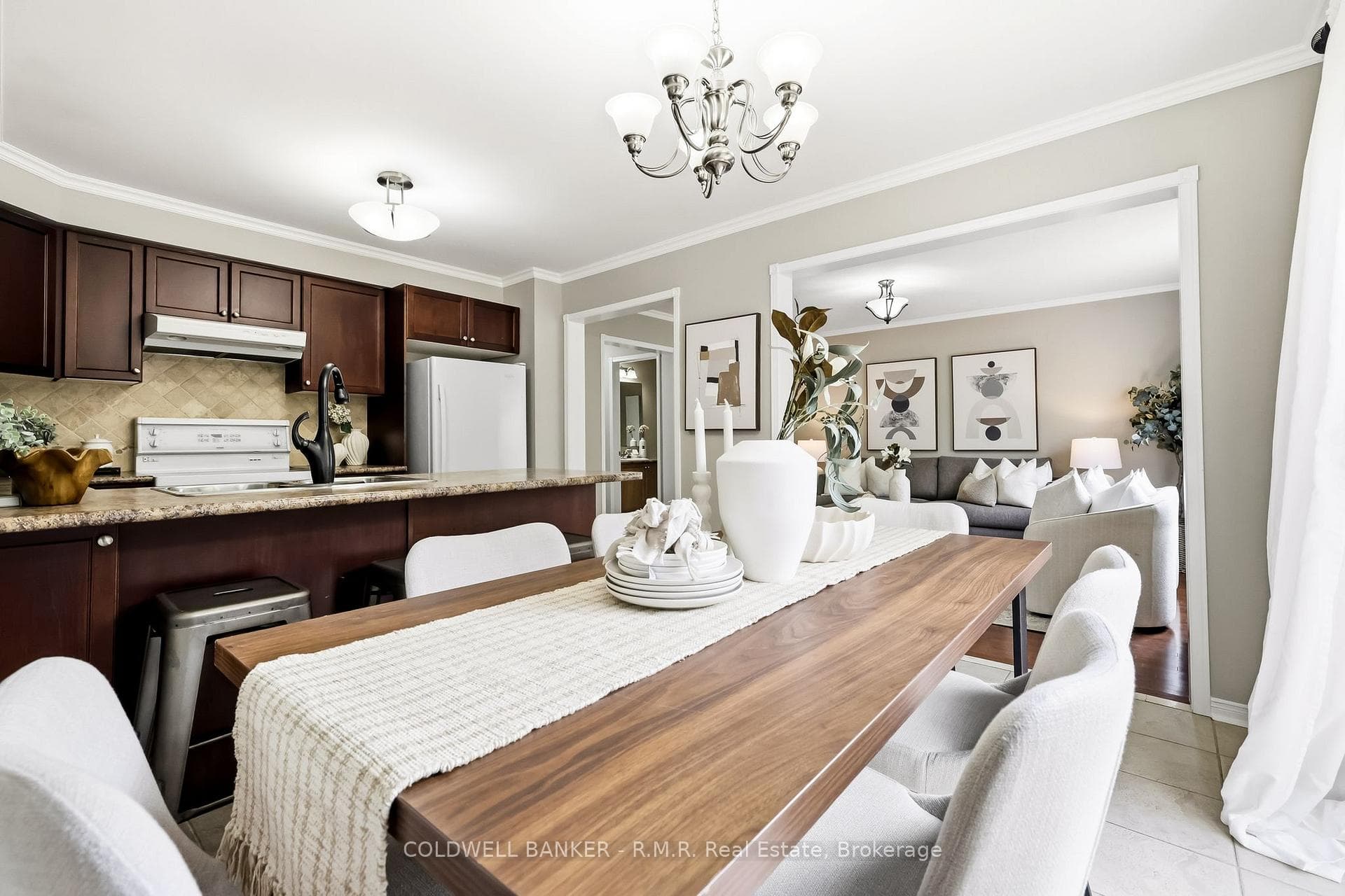 1244 Ashgrove Crescent photo 24