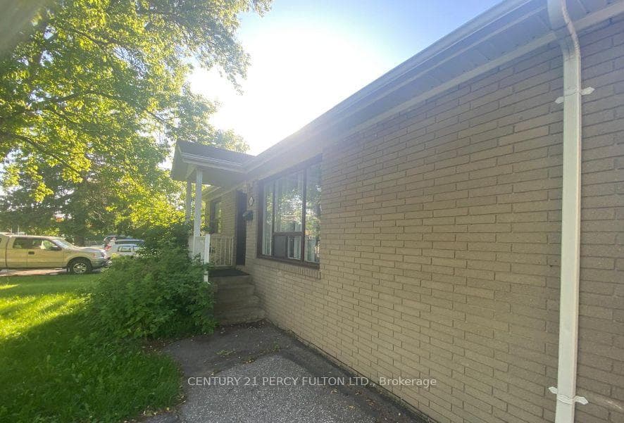 3986 Ellesmere Road photo 2
