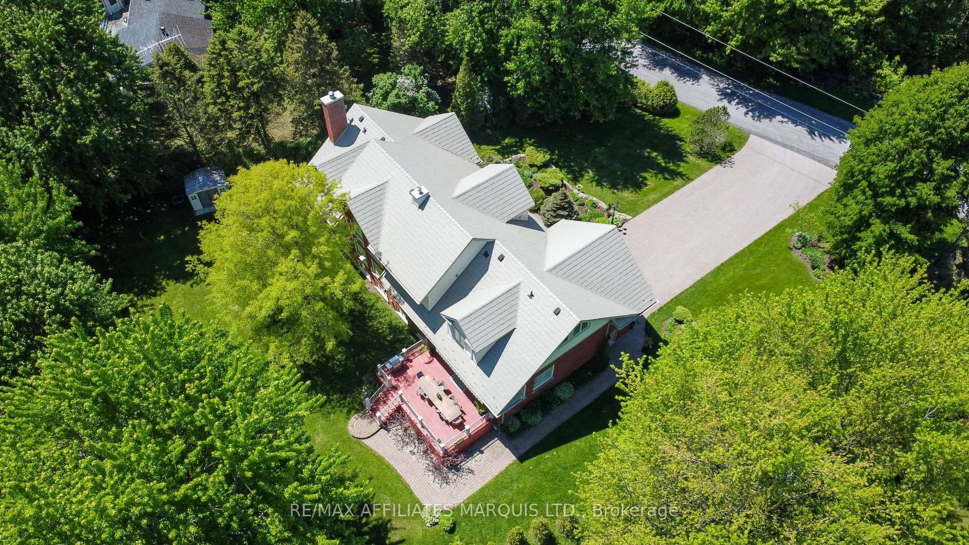 20562 Old Montreal Road photo 44