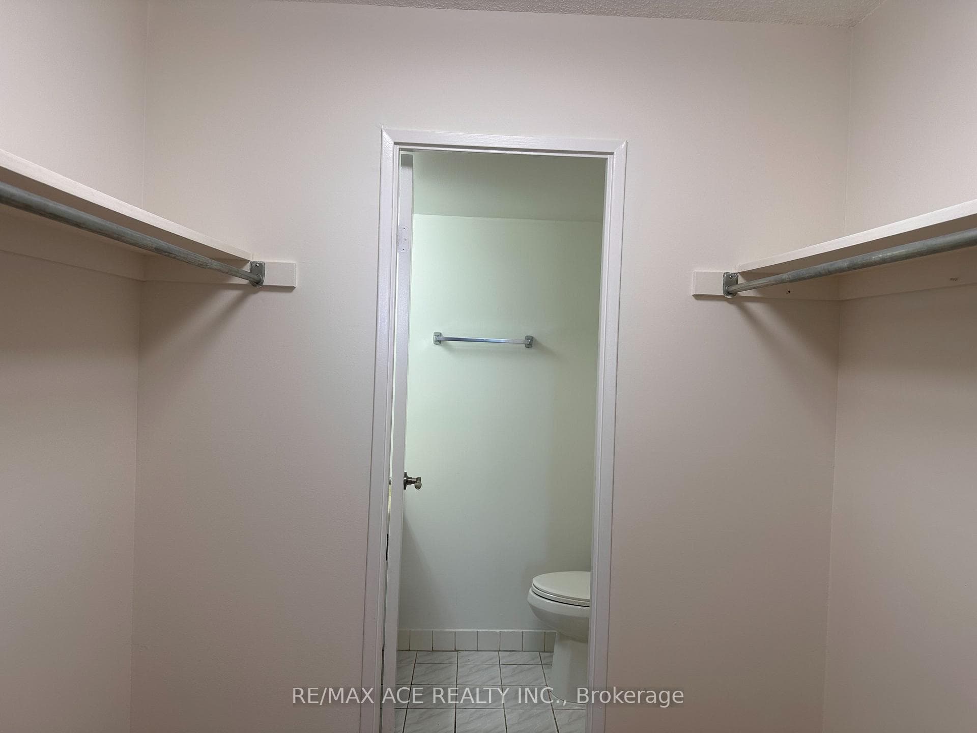 25 Sunrise Avenue Unit 506 photo 17
