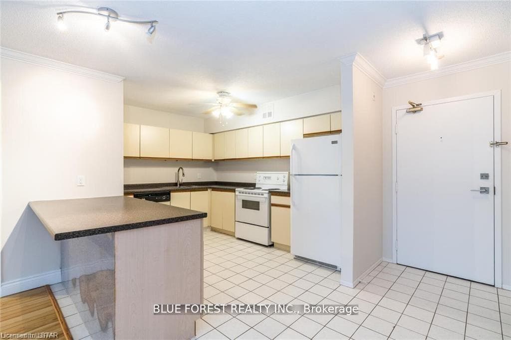 9 Jacksway Crescent Unit 108 photo 6