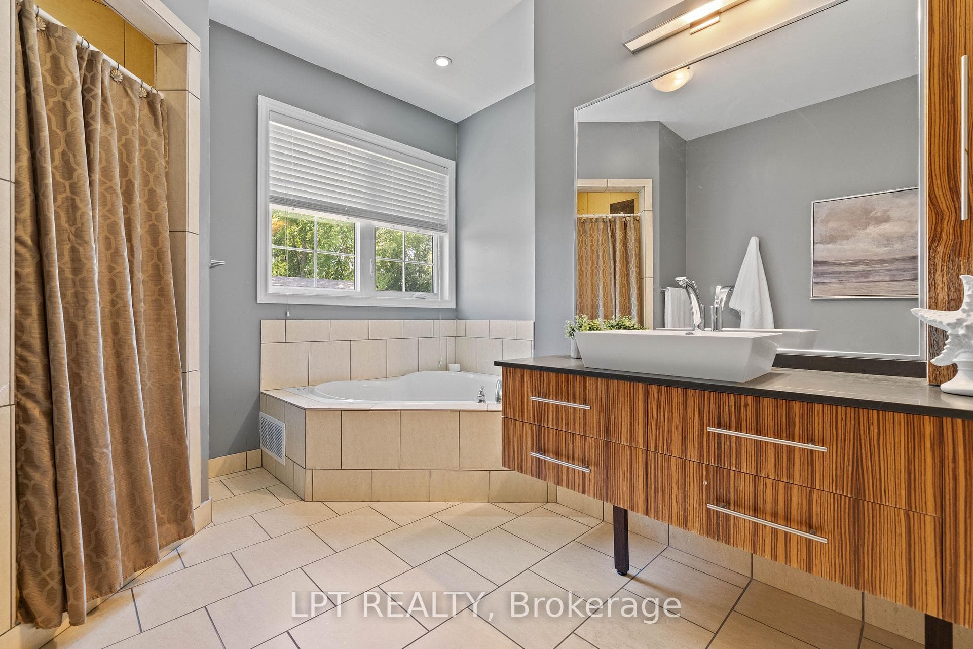 Primary Ensuite