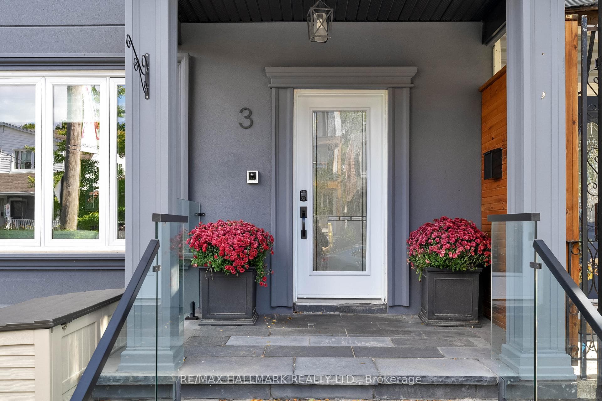 3 Thyra Avenue photo 3