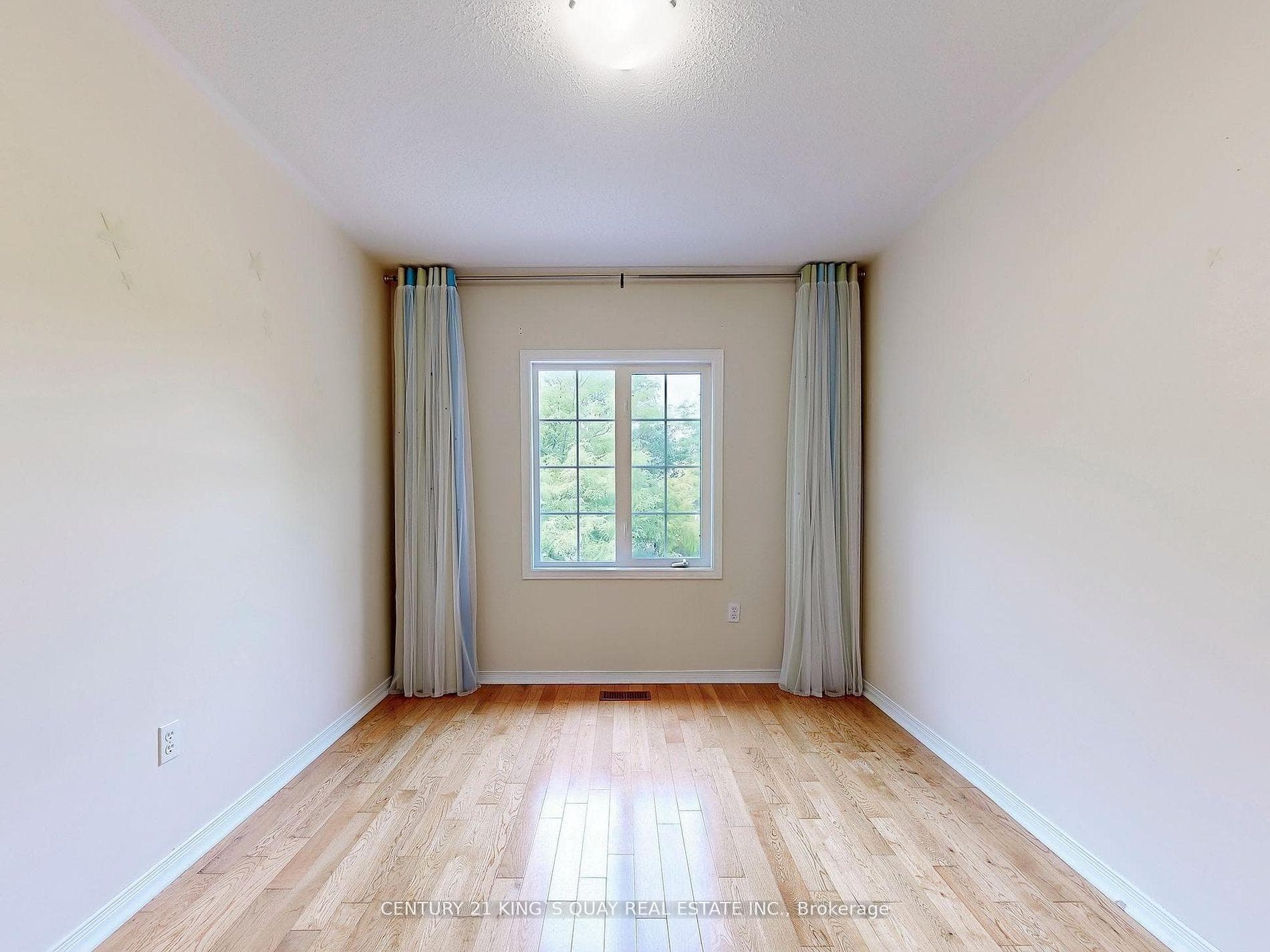71 Rembrandt Drive photo 33