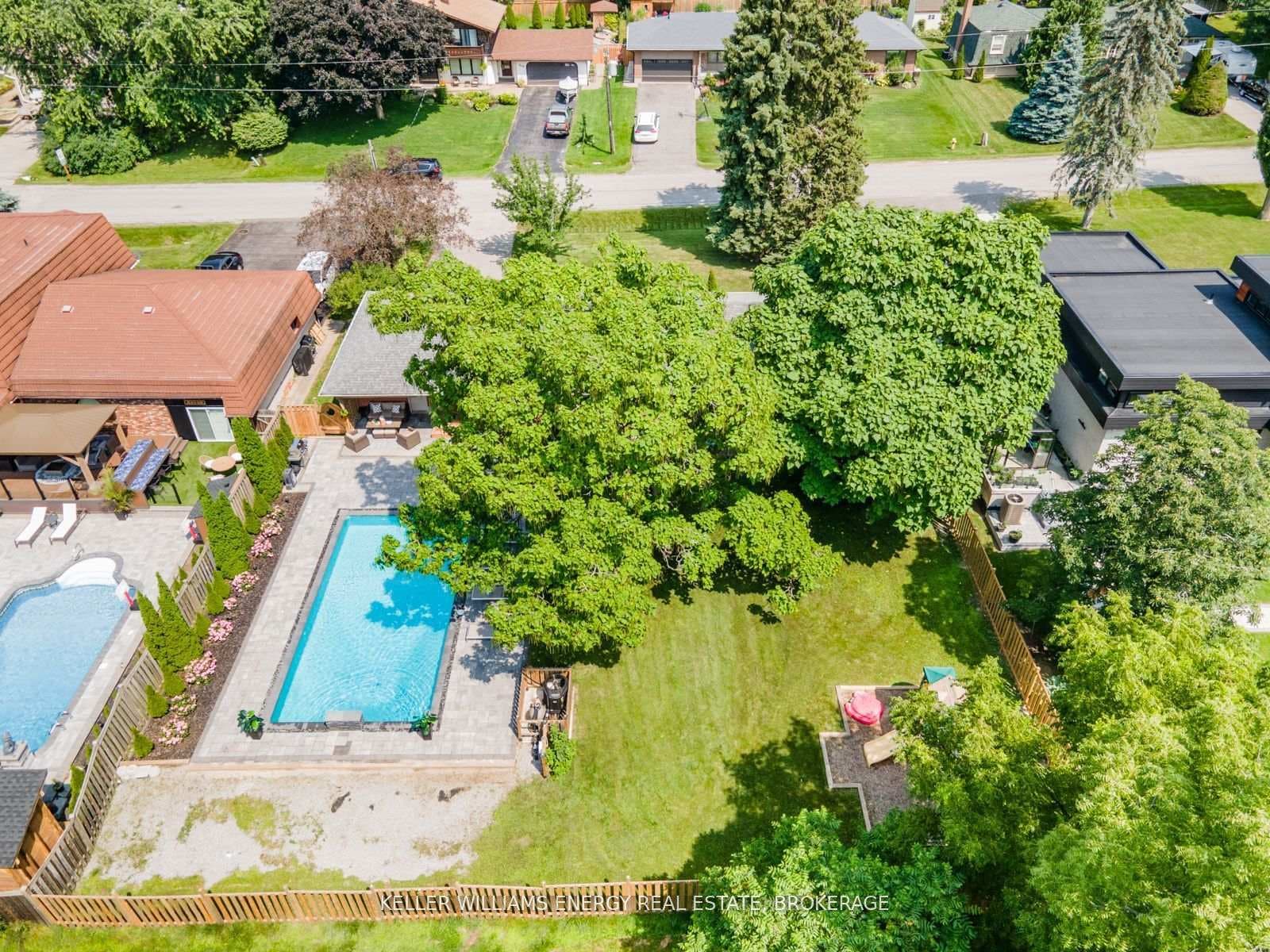 851 Swiss Heights photo 4