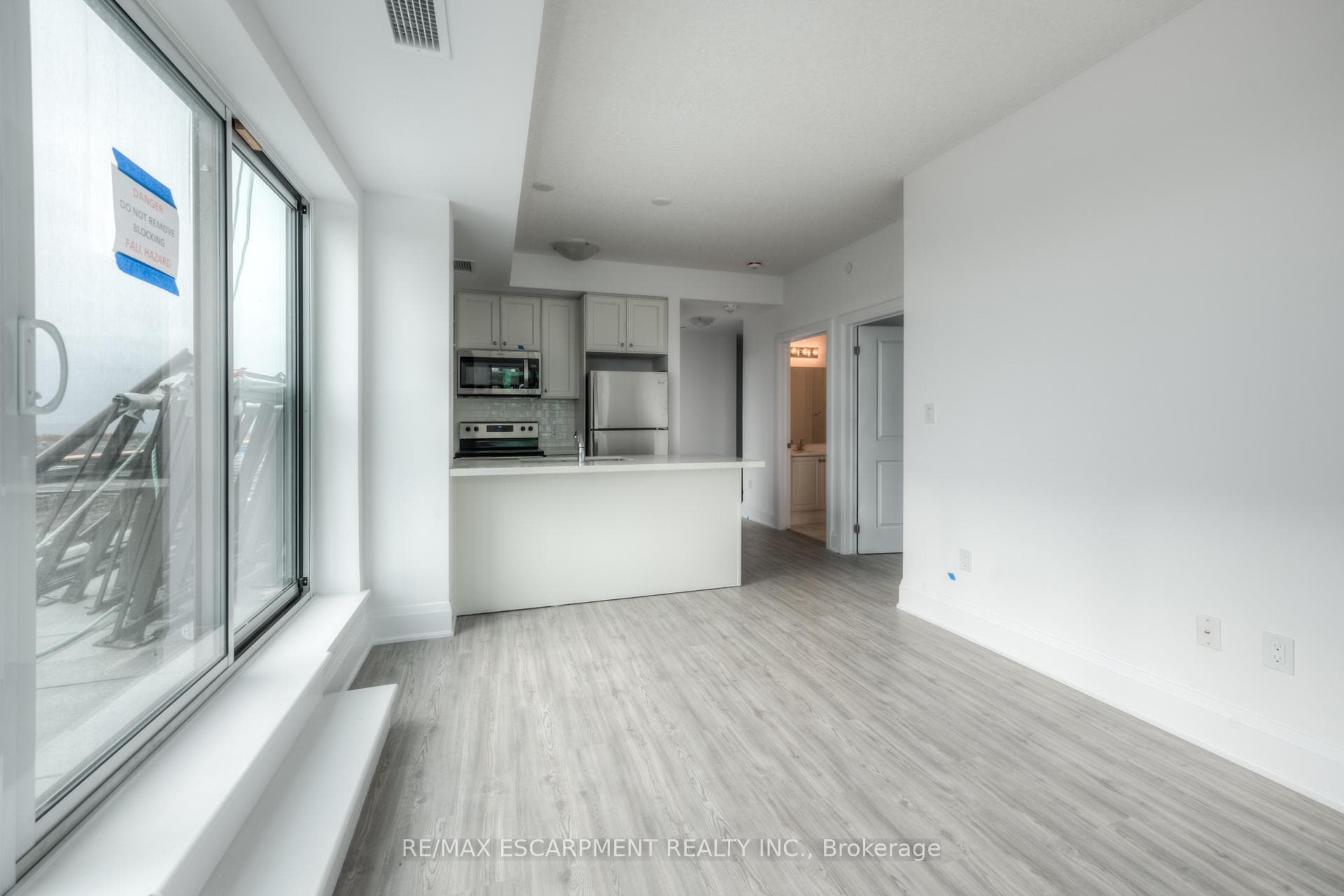 450 DUNDAS Street Unit 909 photo 33