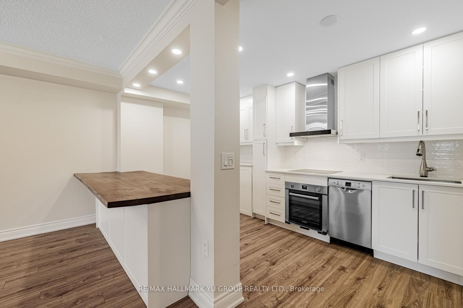 60 Inverlochy Boulevard Unit 509 photo 13