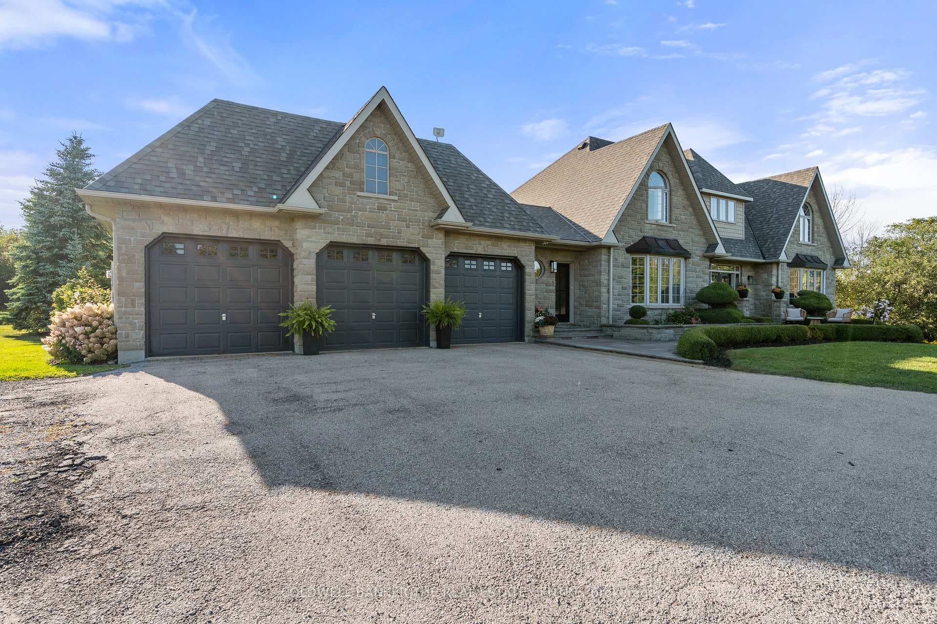 42 Fairbairn Gate photo 2