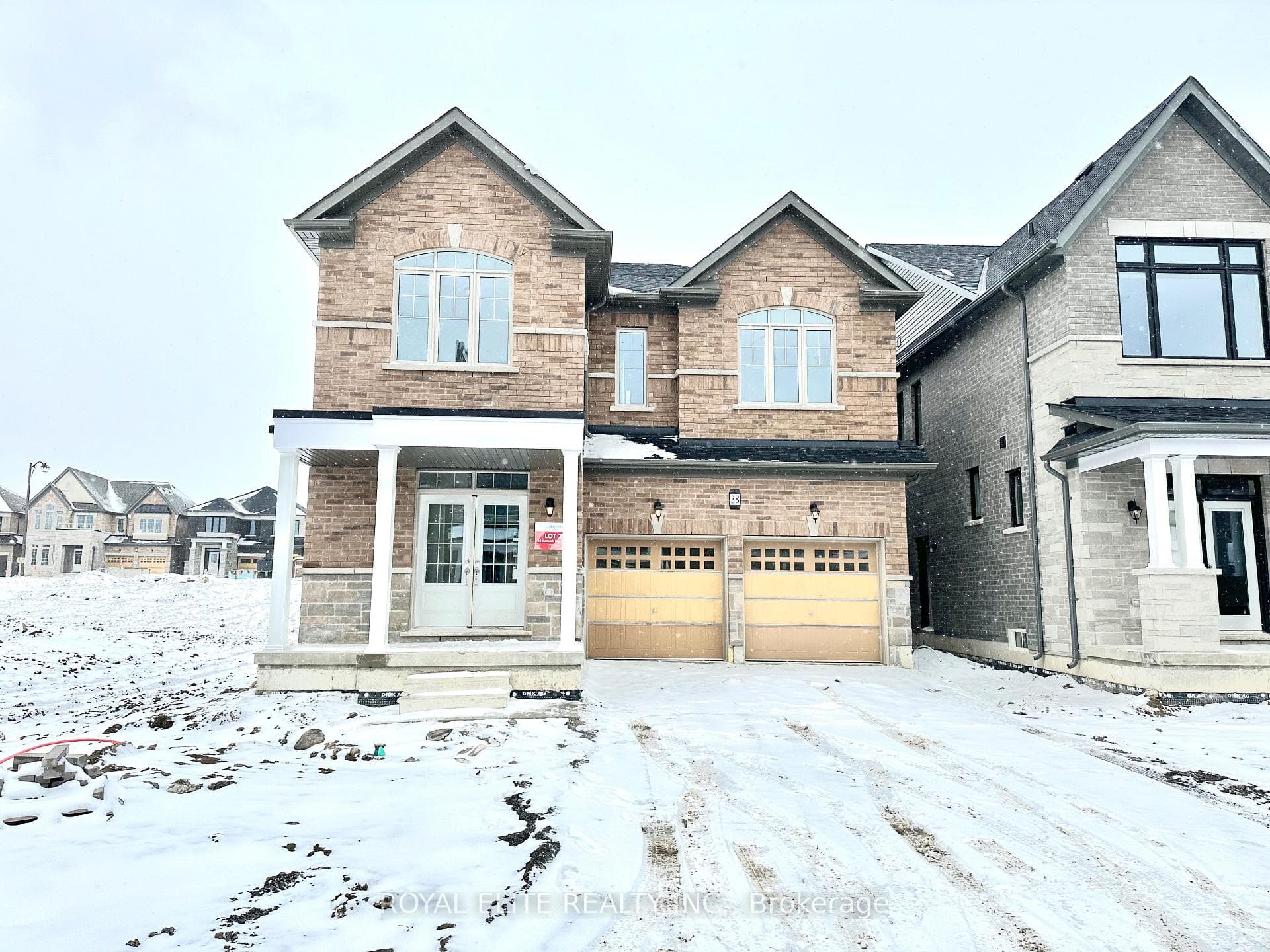 38 Kenneth Rogers Crescent photo 1