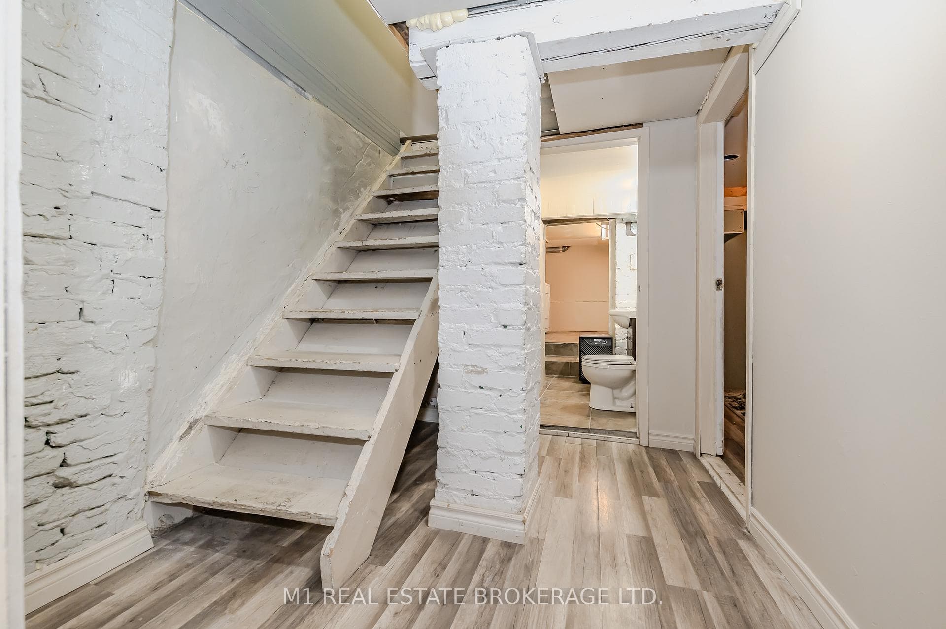 194 York Road photo 31