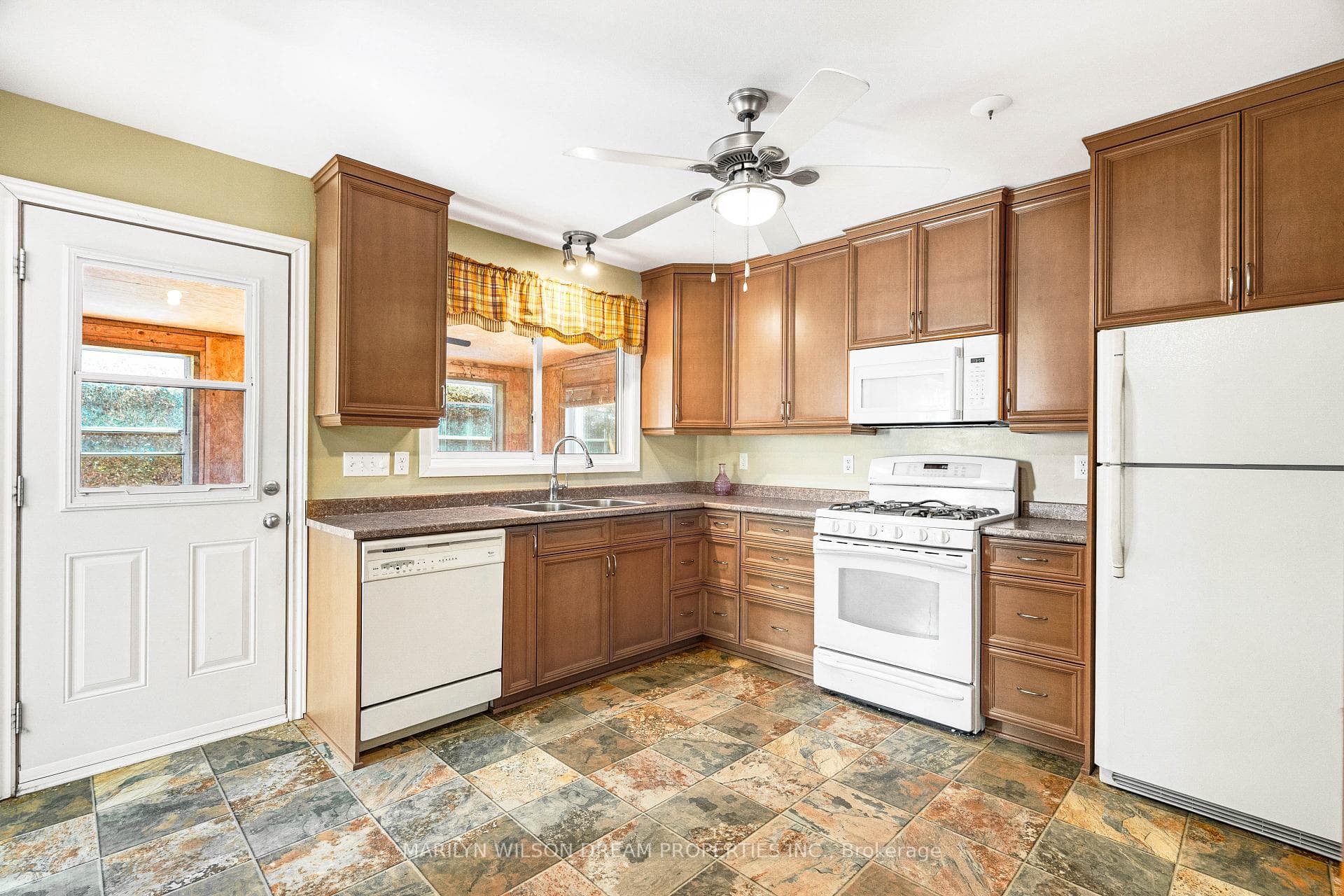 20 Coolbrook Crescent photo 10