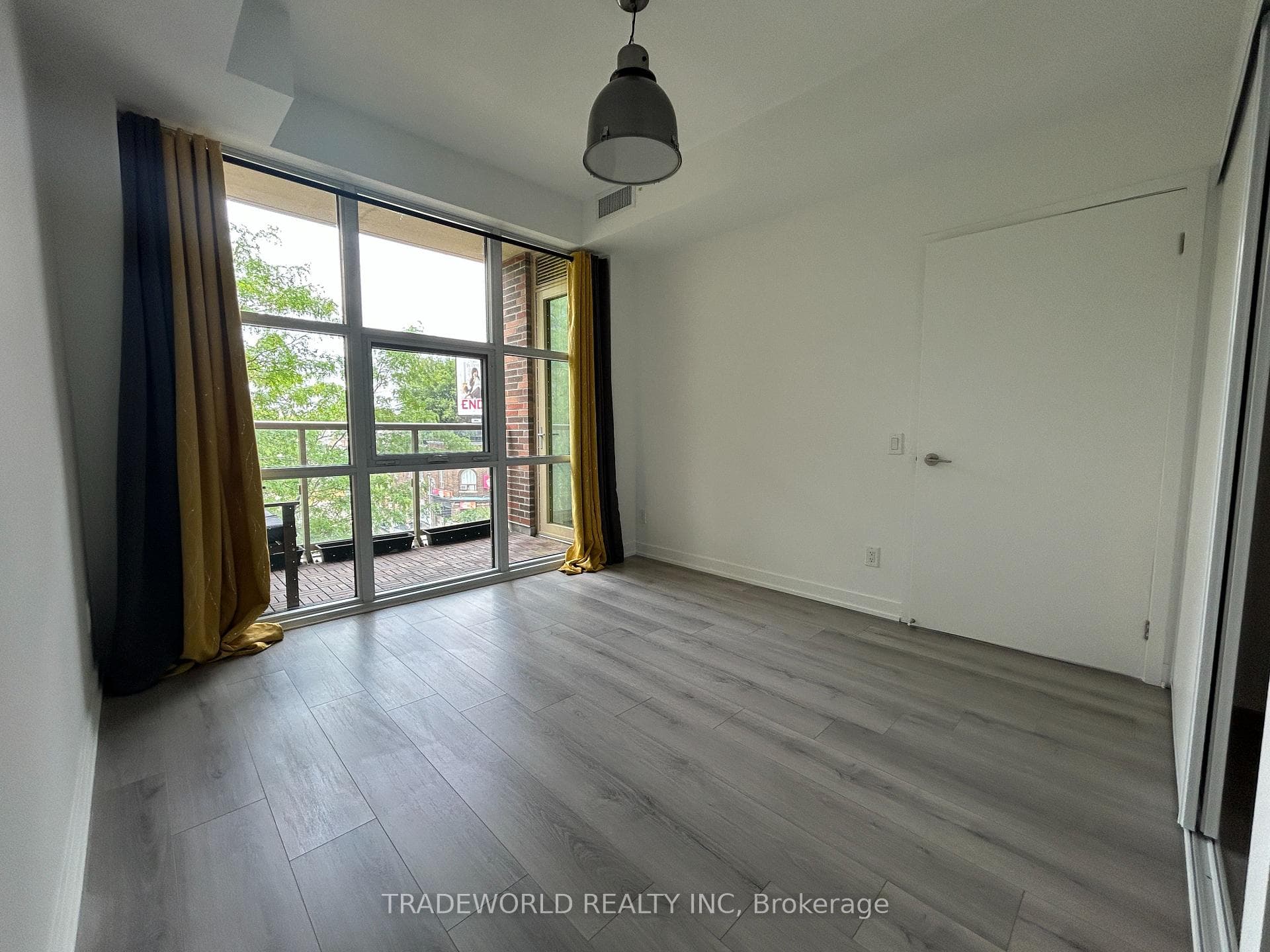 1787 ST. CLAIR Avenue Unit 323 photo 9