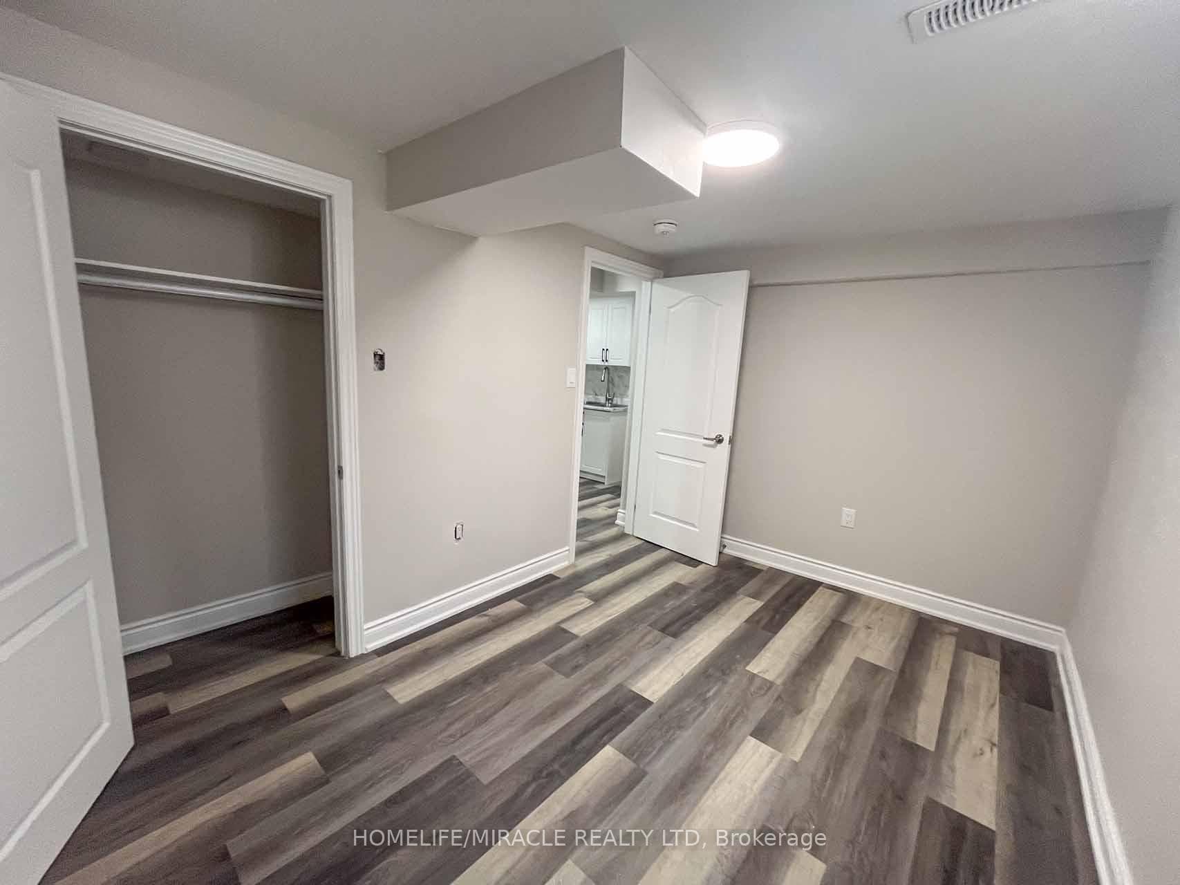 322 Hansen Road Unit Bsmt photo 11