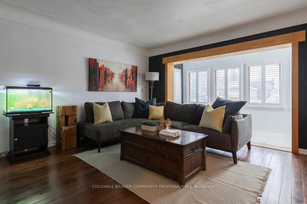 35 Duncombe Drive photo 8