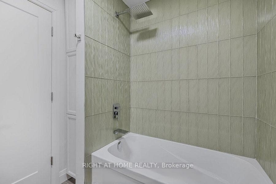 703 Sunnypoint Drive Unit Main photo 20