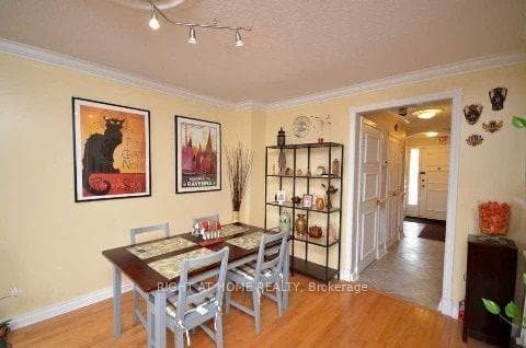 7475 Goreway Drive Unit 17 photo 2