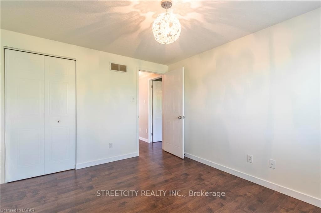 263 Rossmore Court photo 26